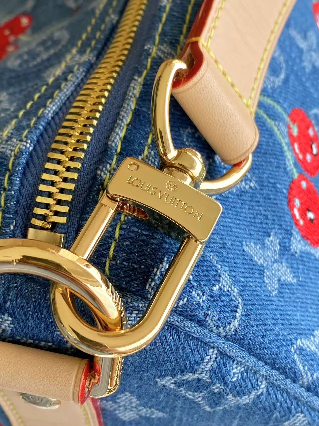 Louis Vuitton Keepall Bandoulière 45 Travel Bag in Monogram Denim with Cherry Embroidery - Image 6
