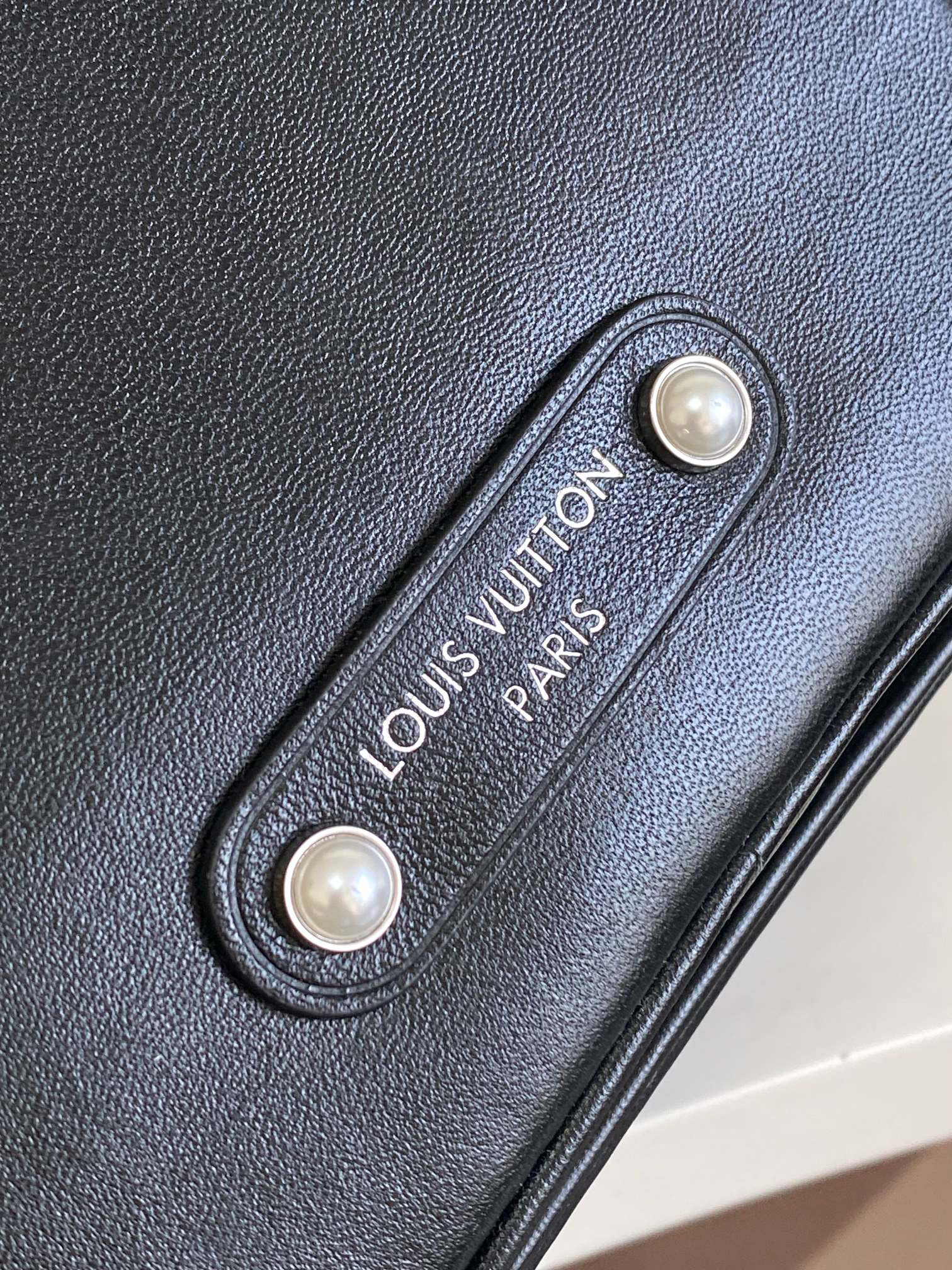 Louis Vuitton Noé Cargo Small Bucket Crossbody Bag - Image 6