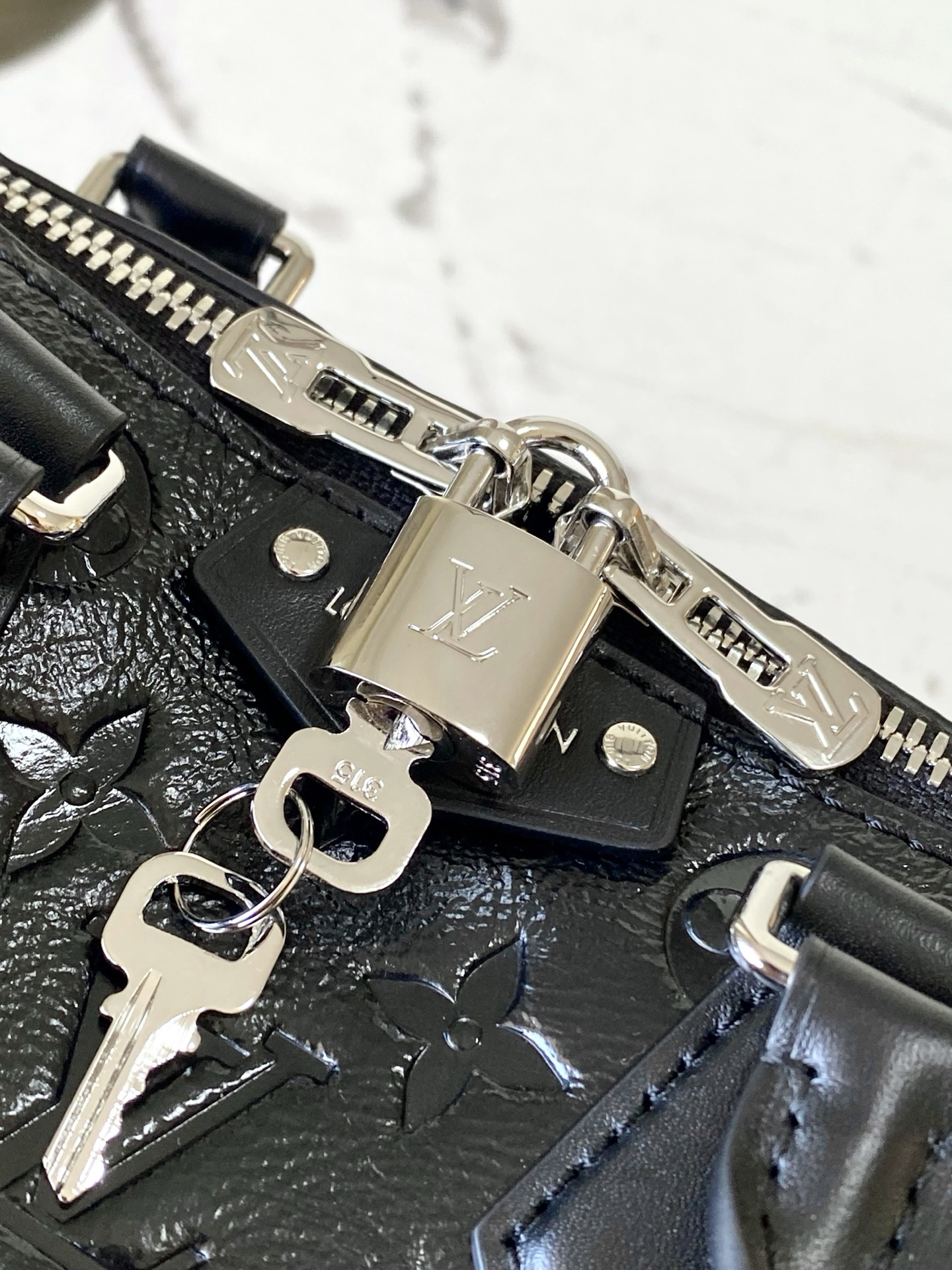 Louis Vuitton Speedy Trunk 20 Handbag - Image 6