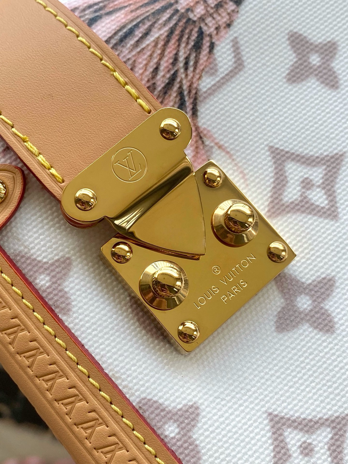 Louis Vuitton Side Trunk Flight Mode Getaway Large Shoulder Bag in Monogram Dune Canvas - Image 6