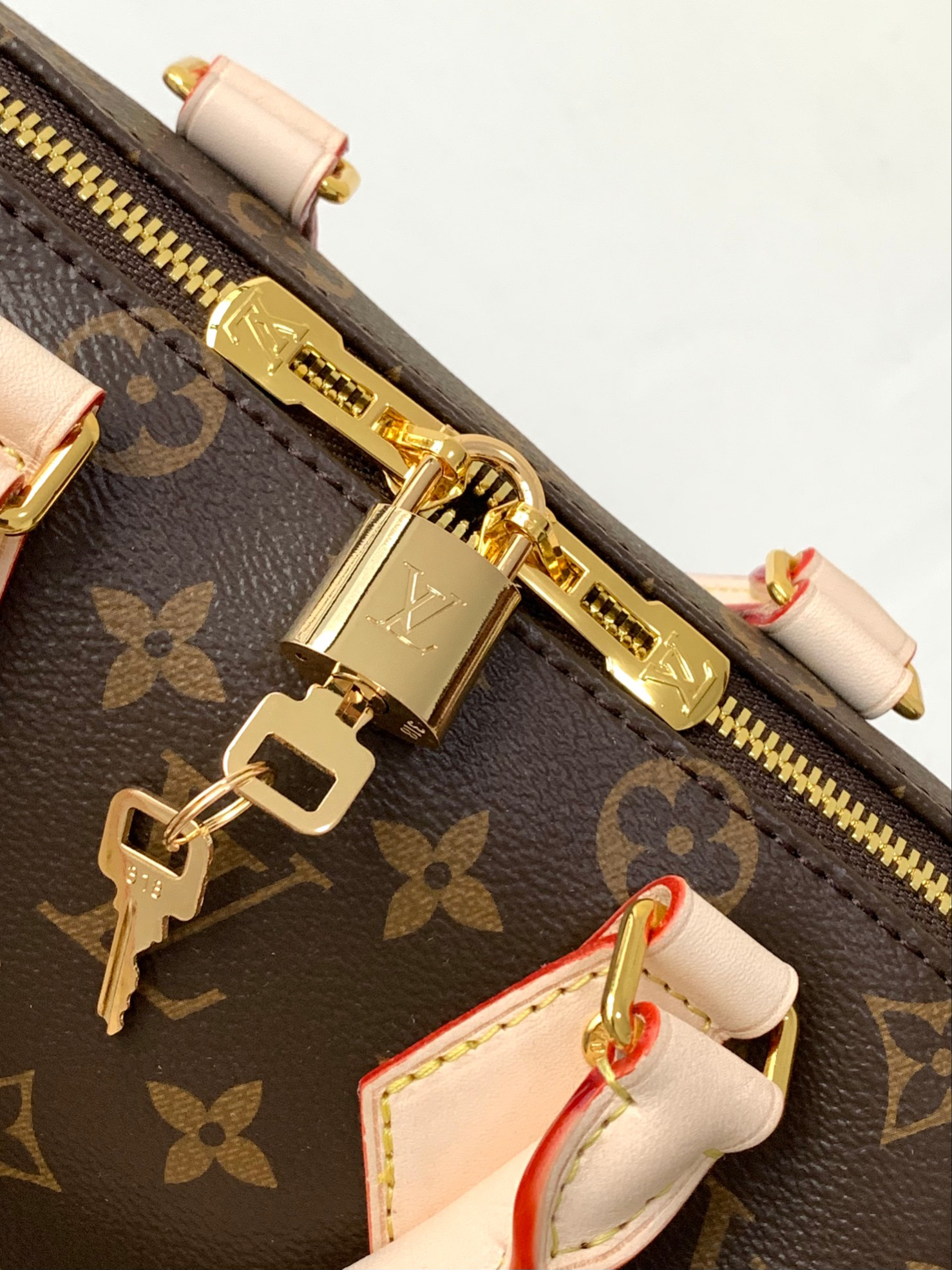 Louis Vuitton Speedy Bandoulière 20 Monogram Crossbody Bag - Image 6