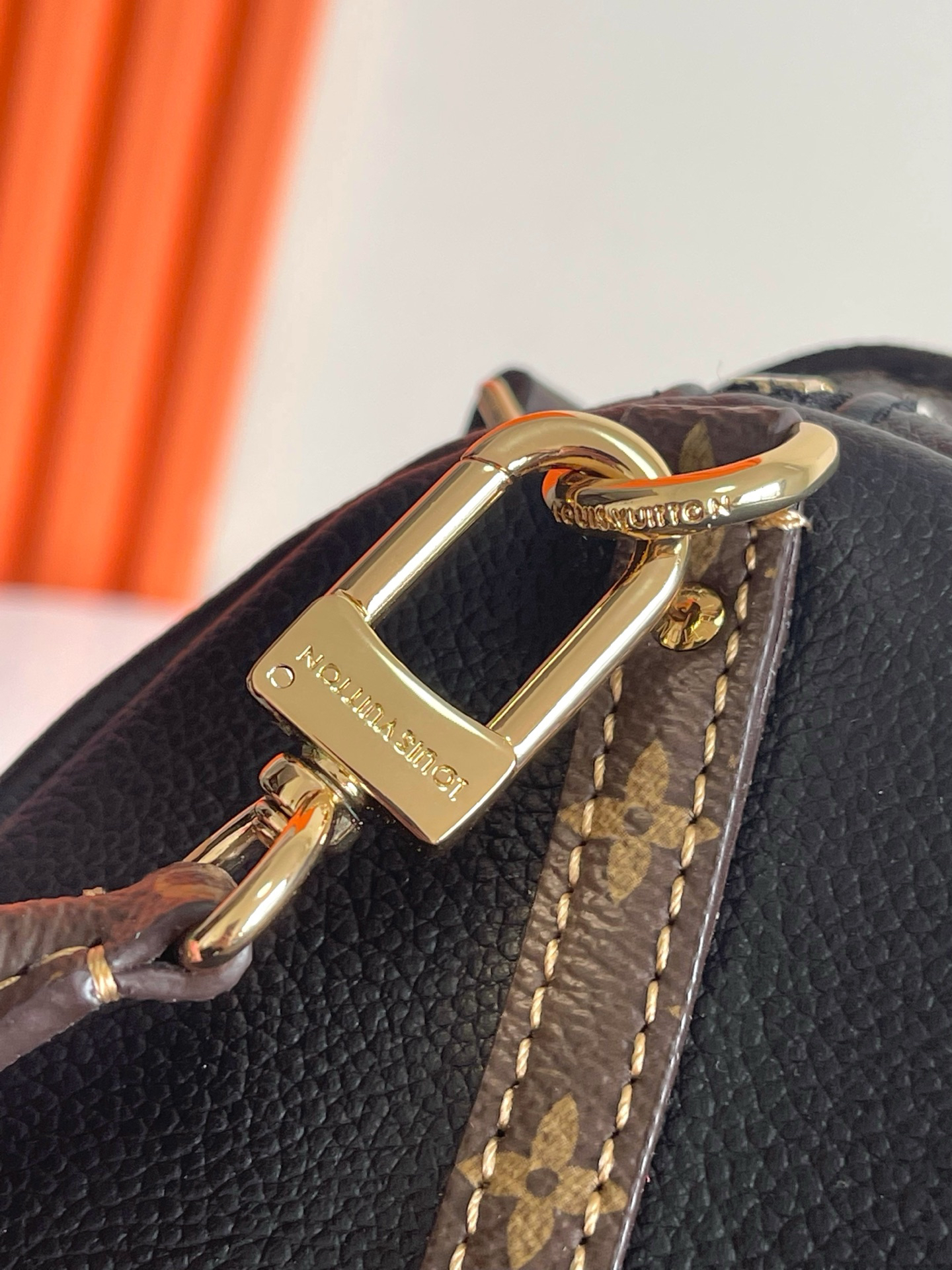 Louis Vuitton Express Small Shoulder Bag - Image 6