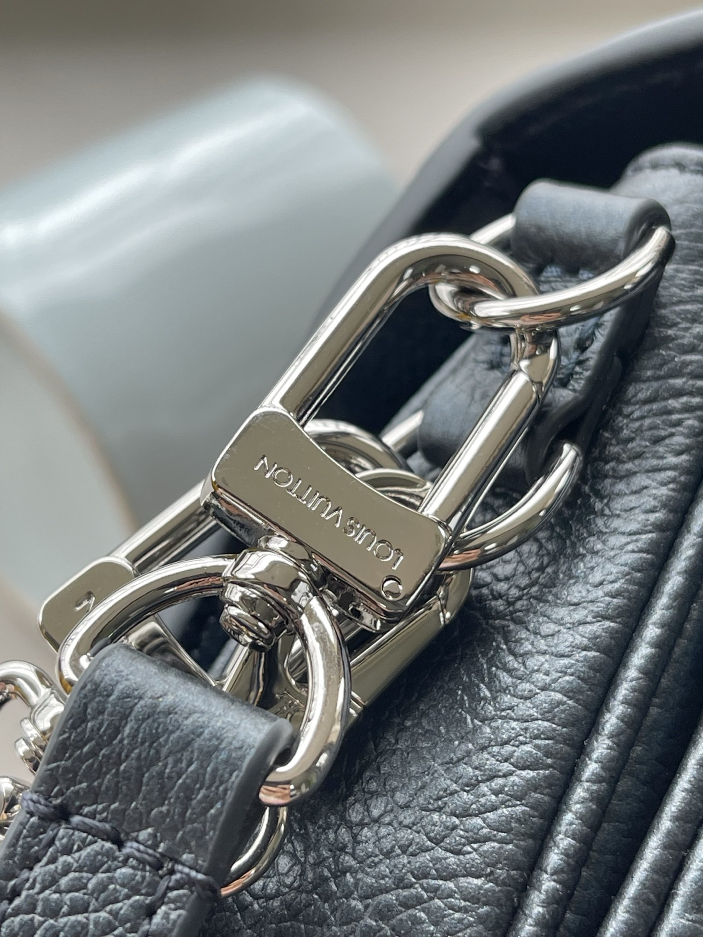 Louis Vuitton Pochette Metis East West Crossbody Bag - Image 6