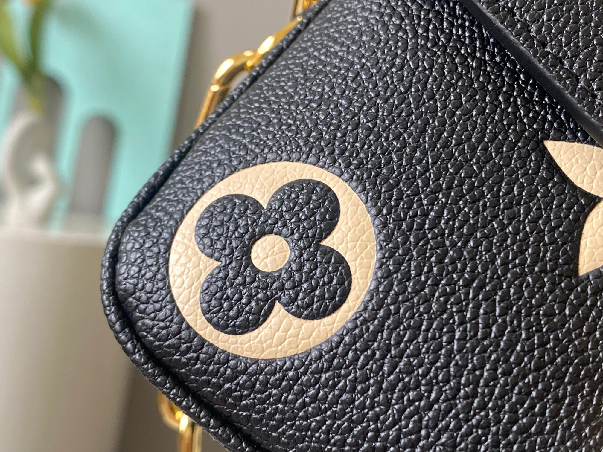 Louis Vuitton Pochette Métis East West Crossbody Bag - Image 6