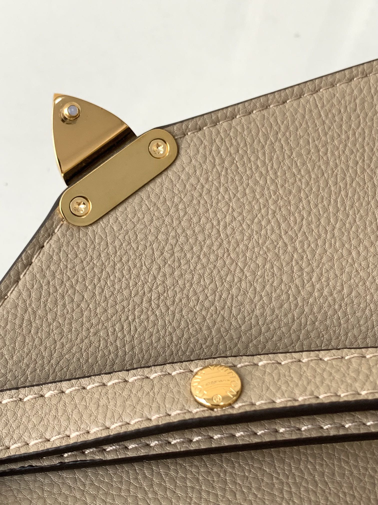 Louis Vuitton Pochette Métis East West Crossbody Bag - Image 6
