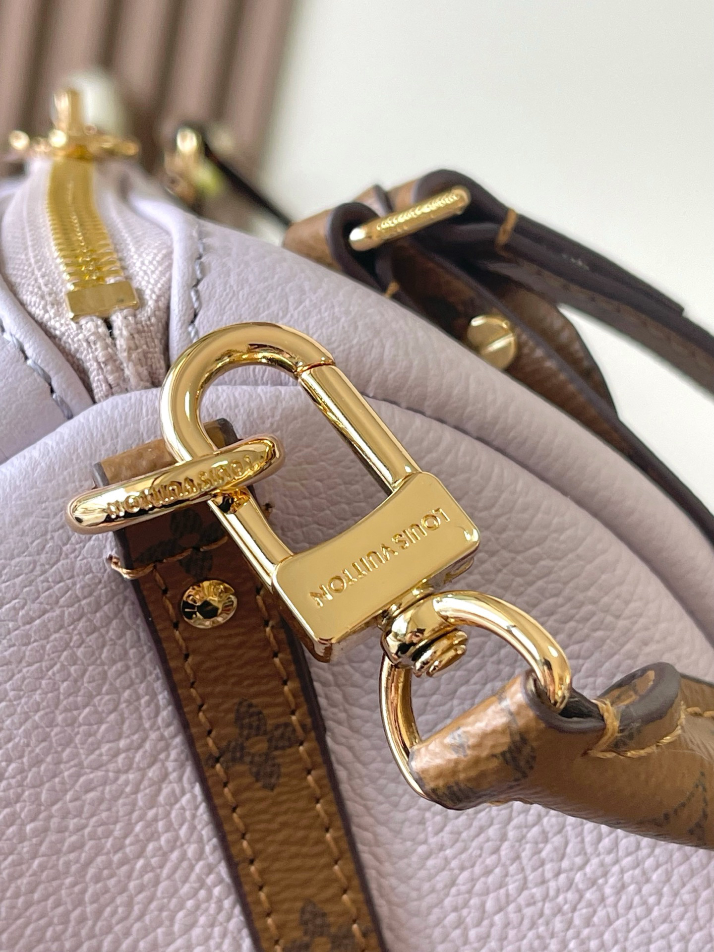 Express Small Handbag M27275 in Purple Grained Calfskin - Image 6