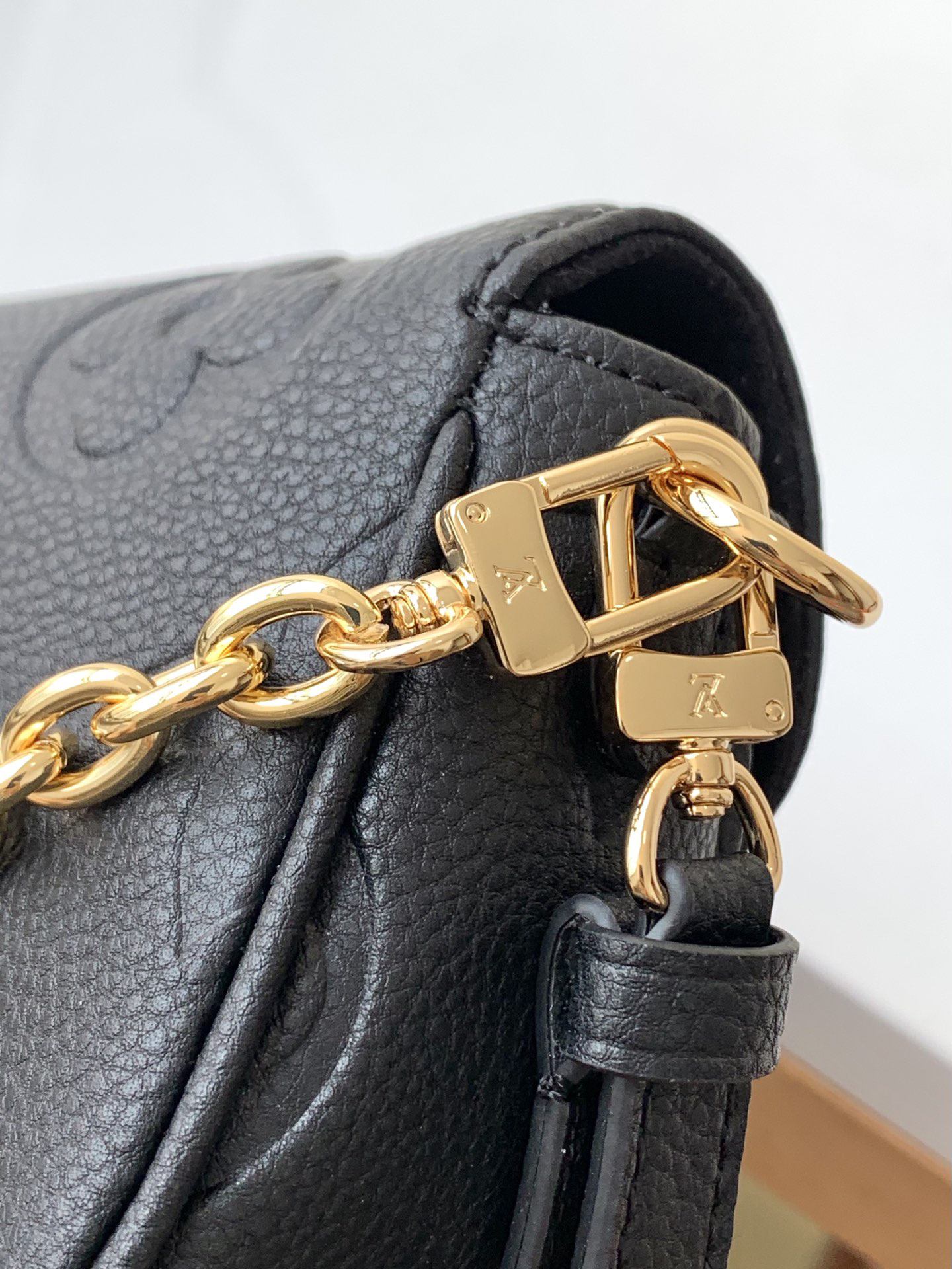 Louis Vuitton Wallet On Chain Monogram Crossbody Bag - Image 6