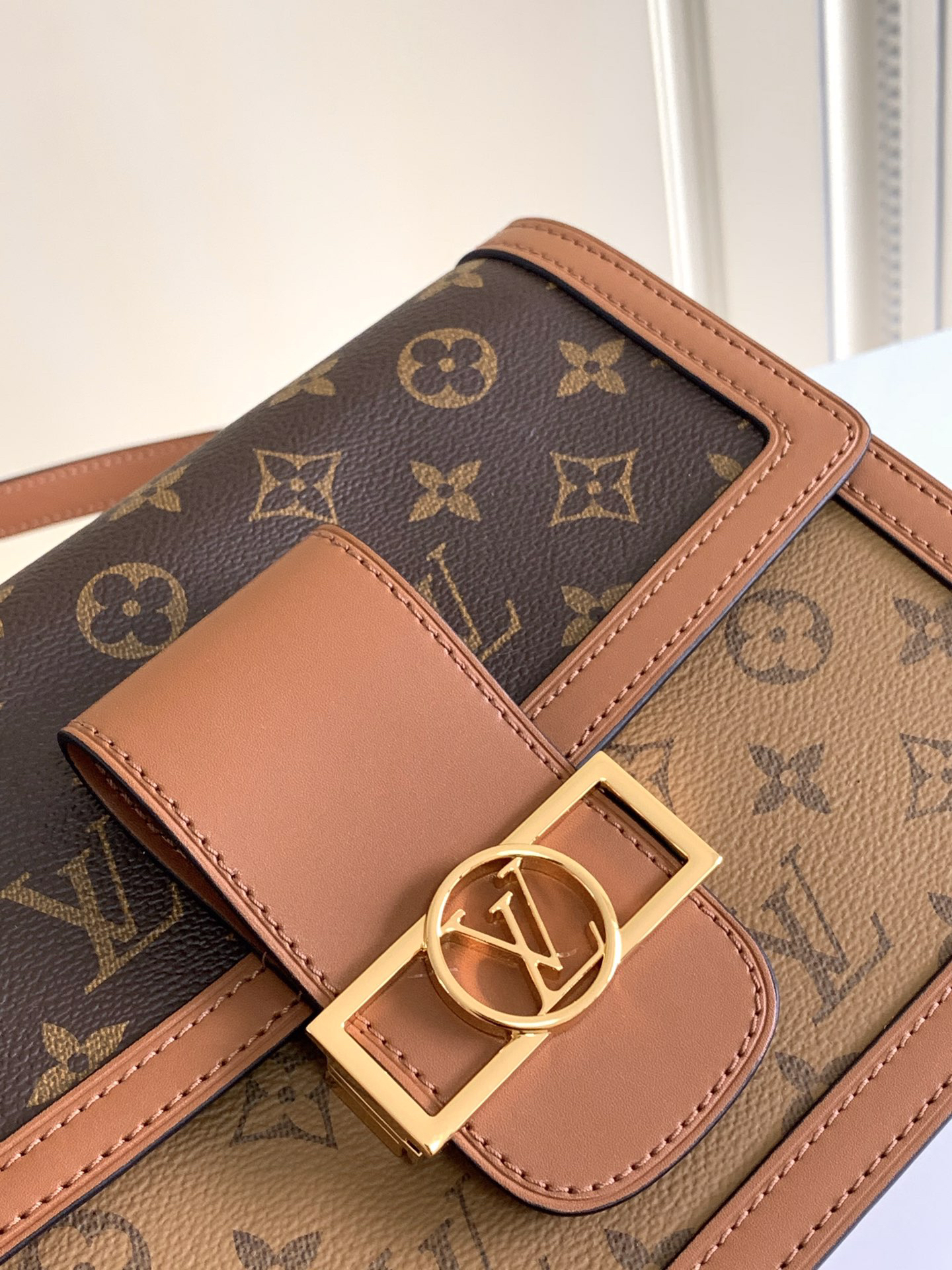 Louis Vuitton Dauphine Crossbody Bag M44391 - Image 6