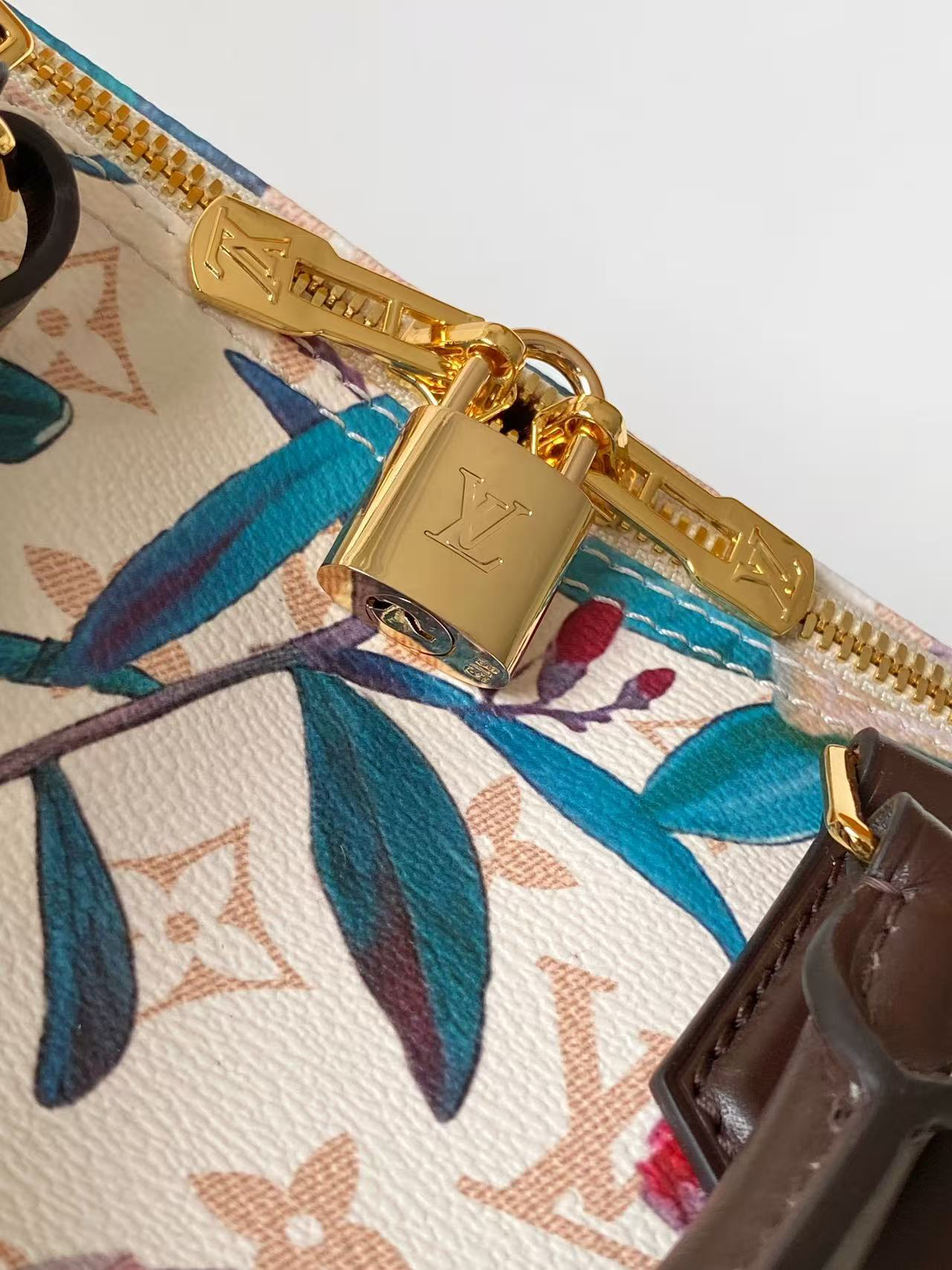 Louis Vuitton Speedy Soft 30 Boho Handbag in Monogram Canvas - Image 6