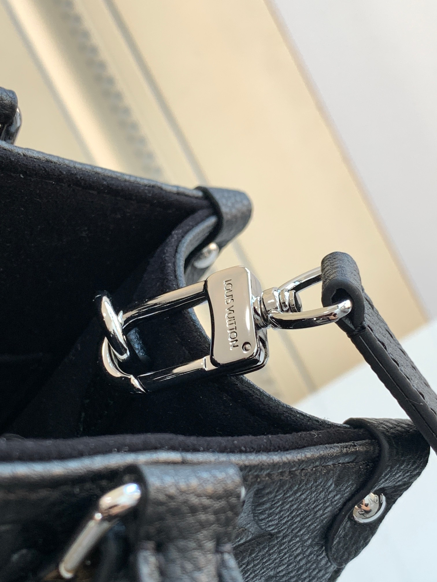 Louis Vuitton OnTheGo Small Monogram Tote Bag - Image 6