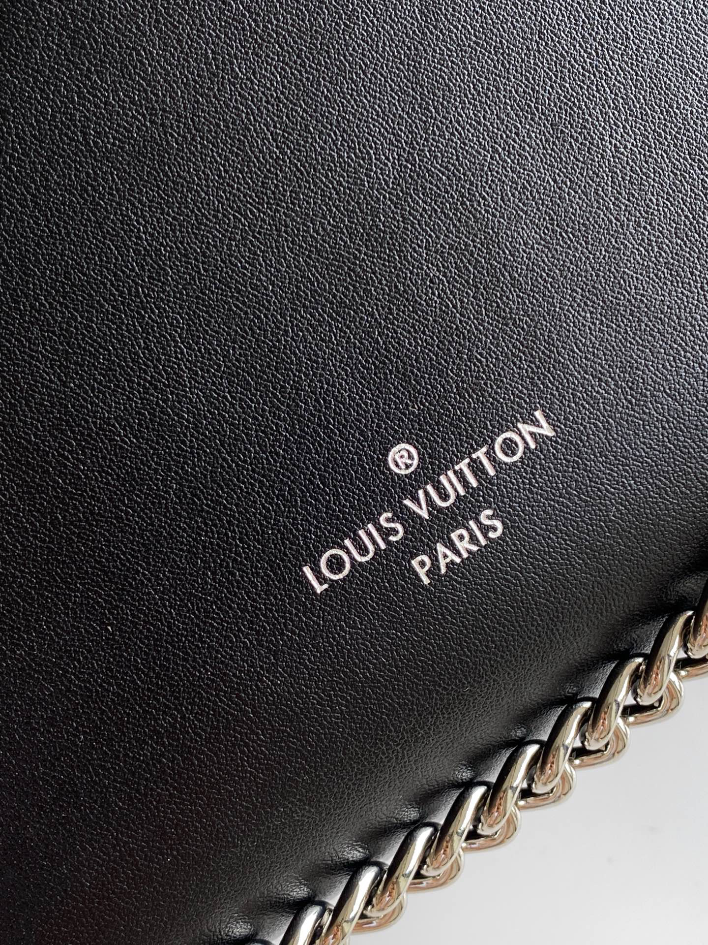 Louis Vuitton Side Trunk Vibe Handbag M15195 - Image 6
