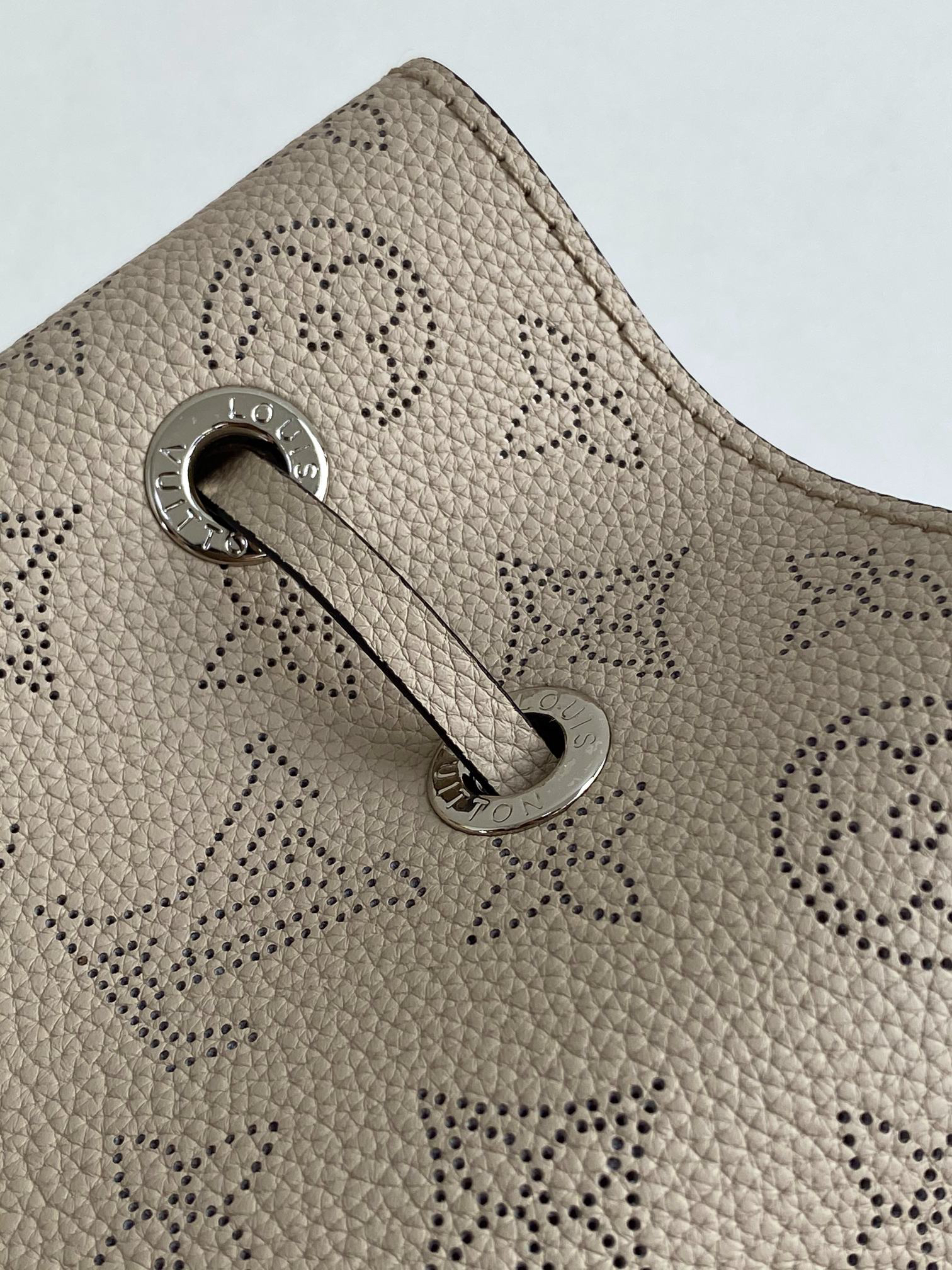 Bella Bucket Bag M57068 in Pink - Image 6