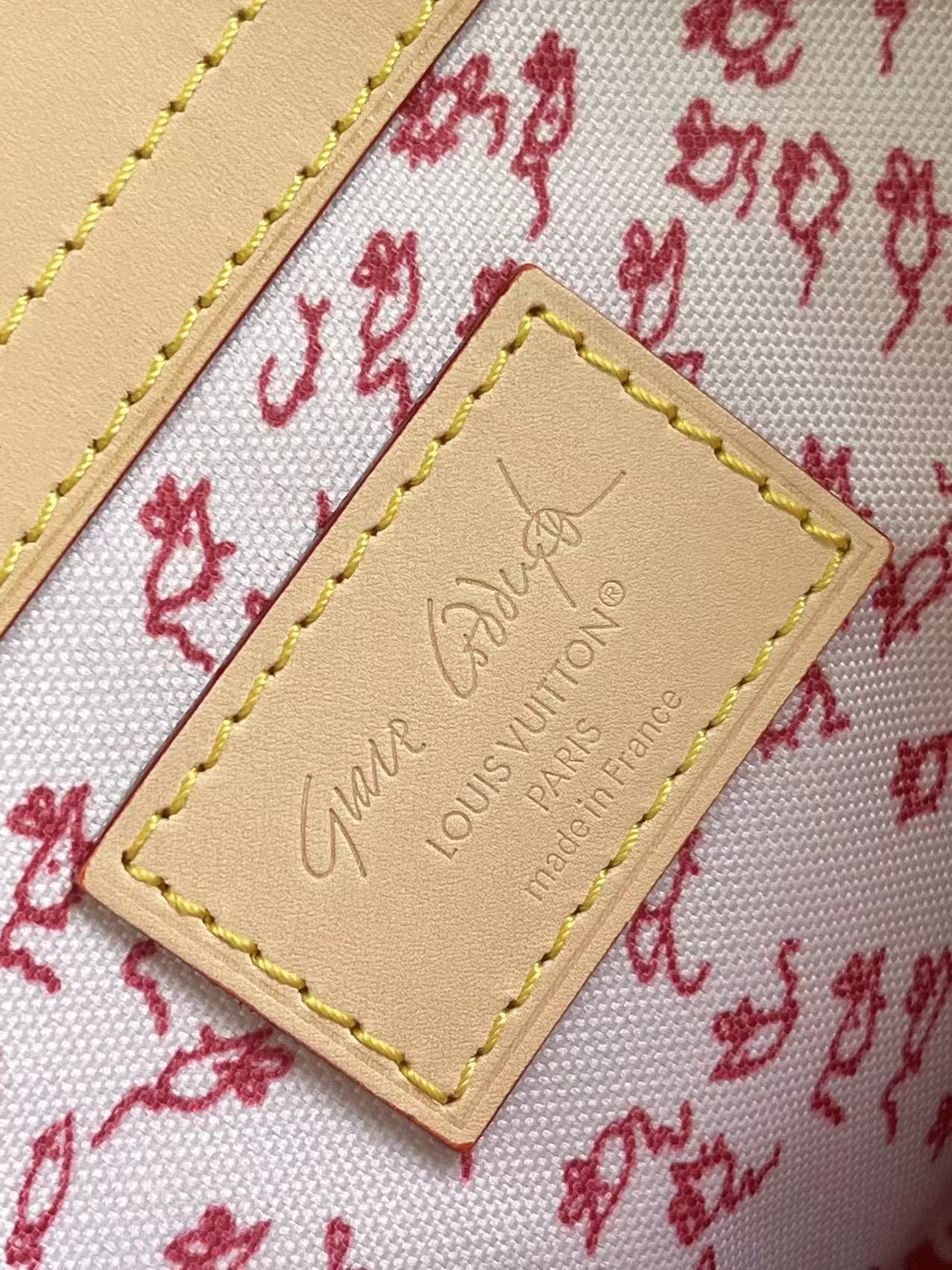 Louis Vuitton Onthego MM Tote Bag in Monogram Canvas - Image 6
