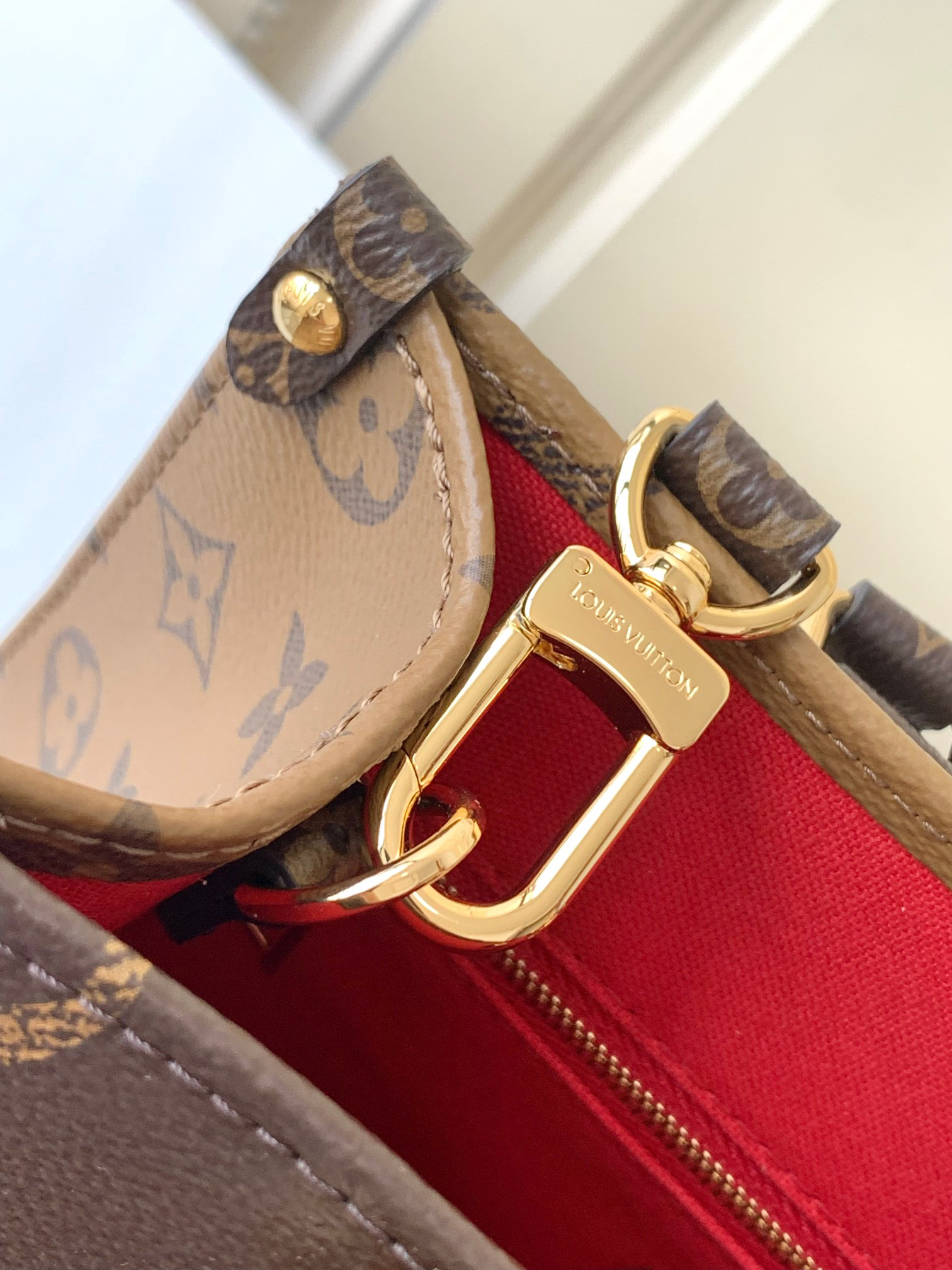 Louis Vuitton OnTheGo Small Tote Bag M46373 - Image 6