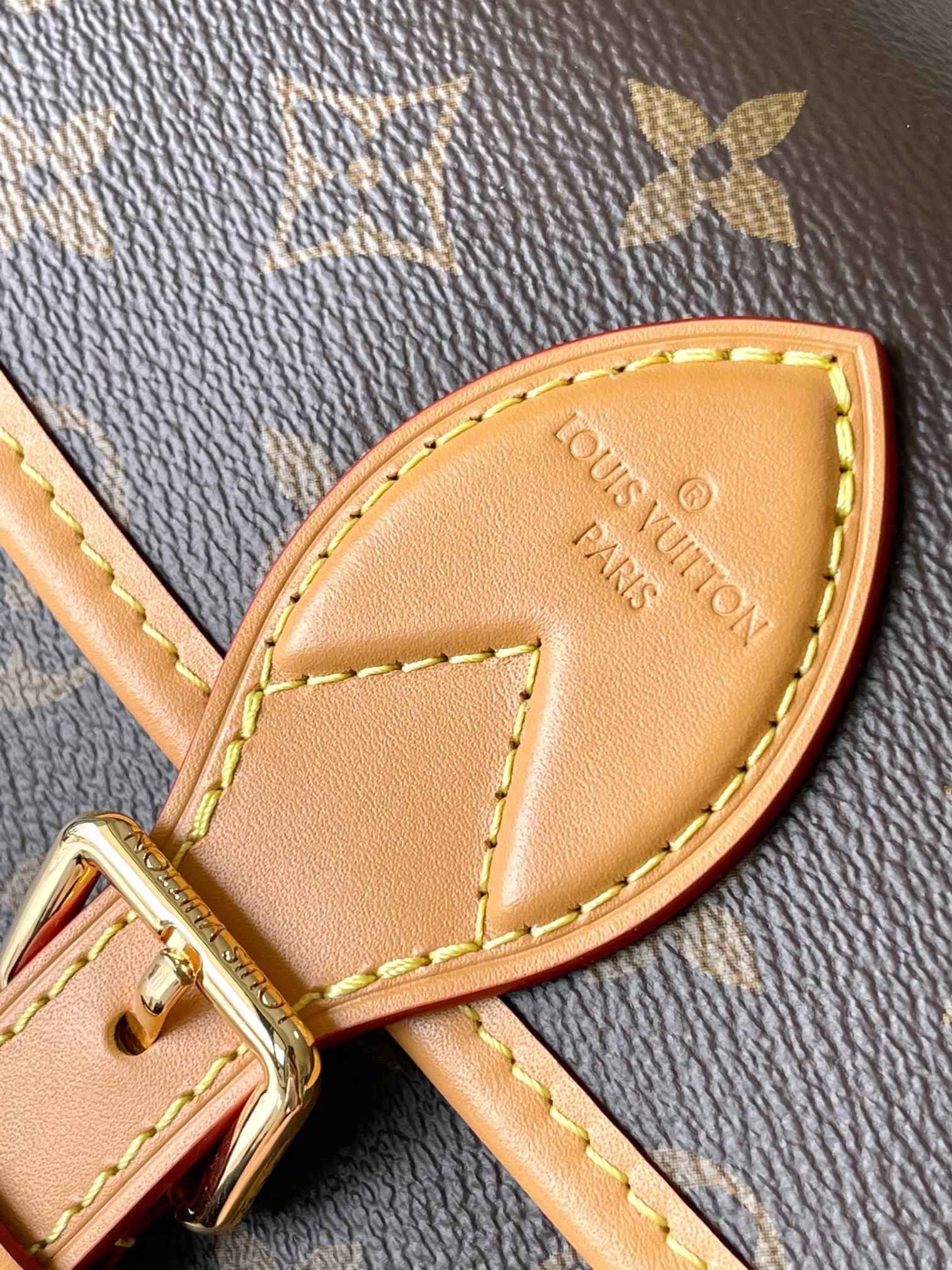 Diane Convertible Leather Shoulder Bag - Image 6