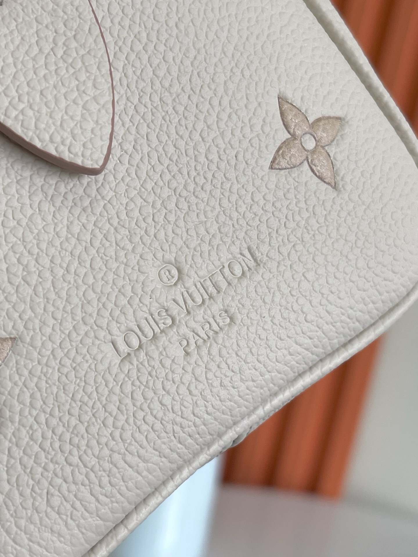 Louis Vuitton Speedy Bandoulière 20 Monogram Empreinte Leather Crossbody Bag - Image 6