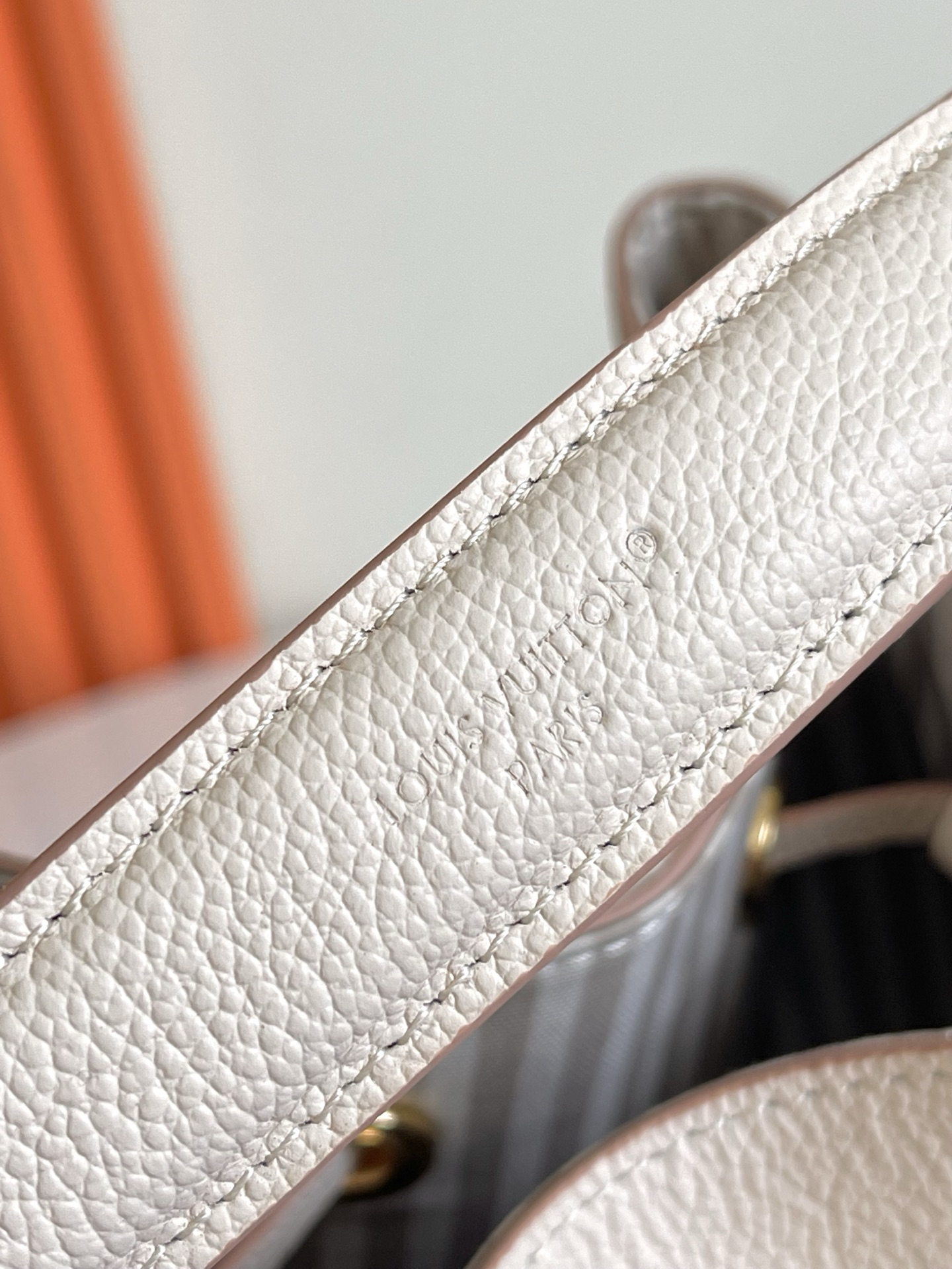 Louis Vuitton NéoNoé Medium Shoulder Bag - Image 6