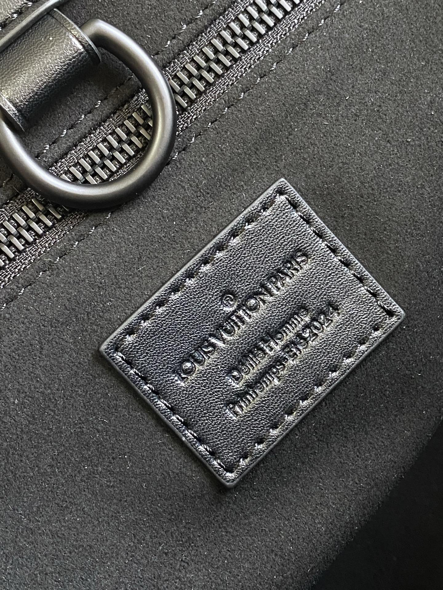 Louis Vuitton Medium Soft Leather Handbag - Image 6