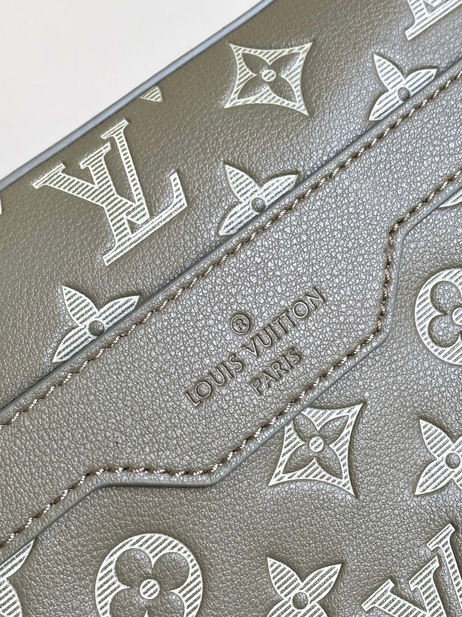 Louis Vuitton Trio Messenger Crossbody Bag - Image 6