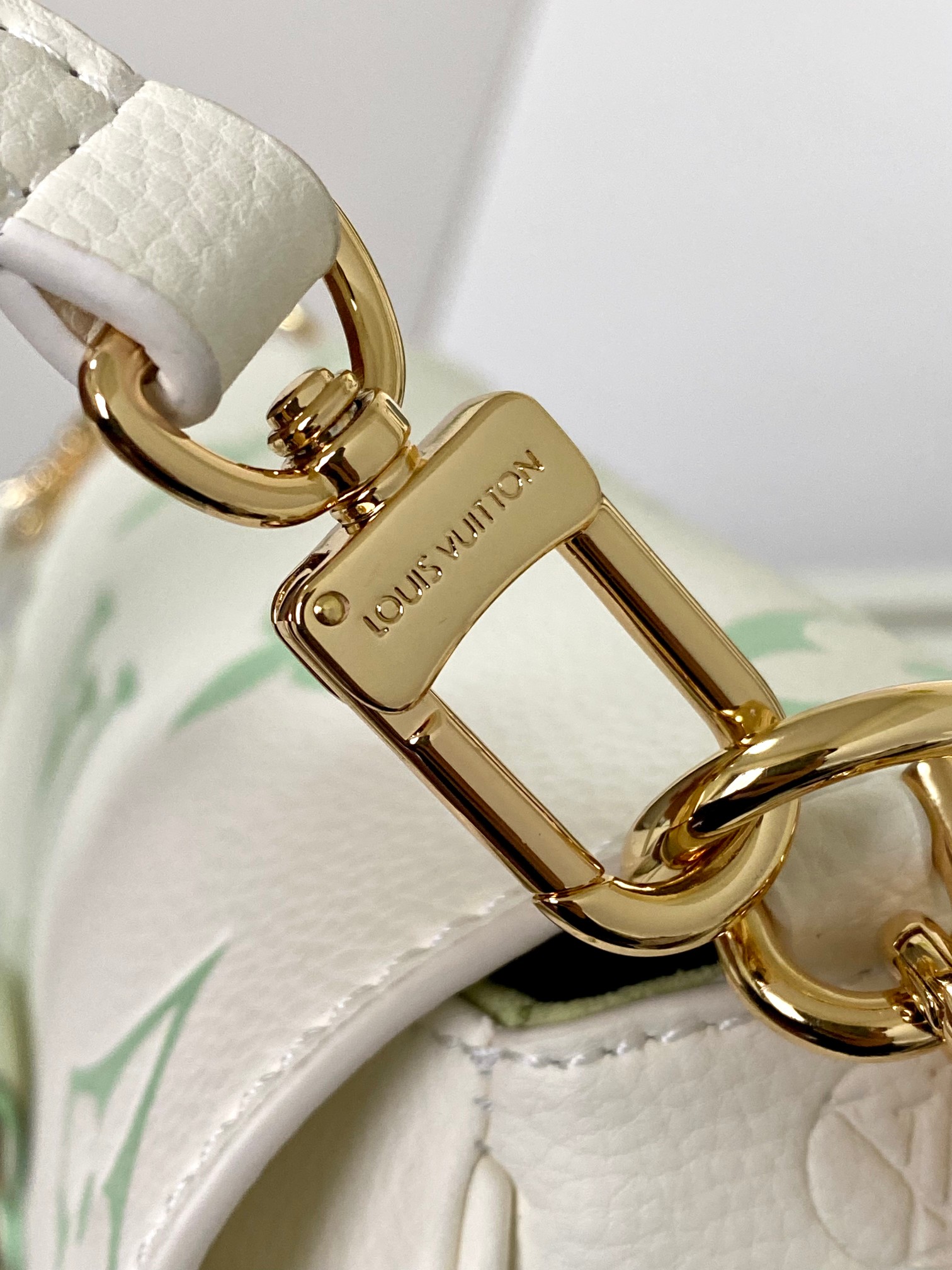 Louis Vuitton Favorite Handbag - Image 6