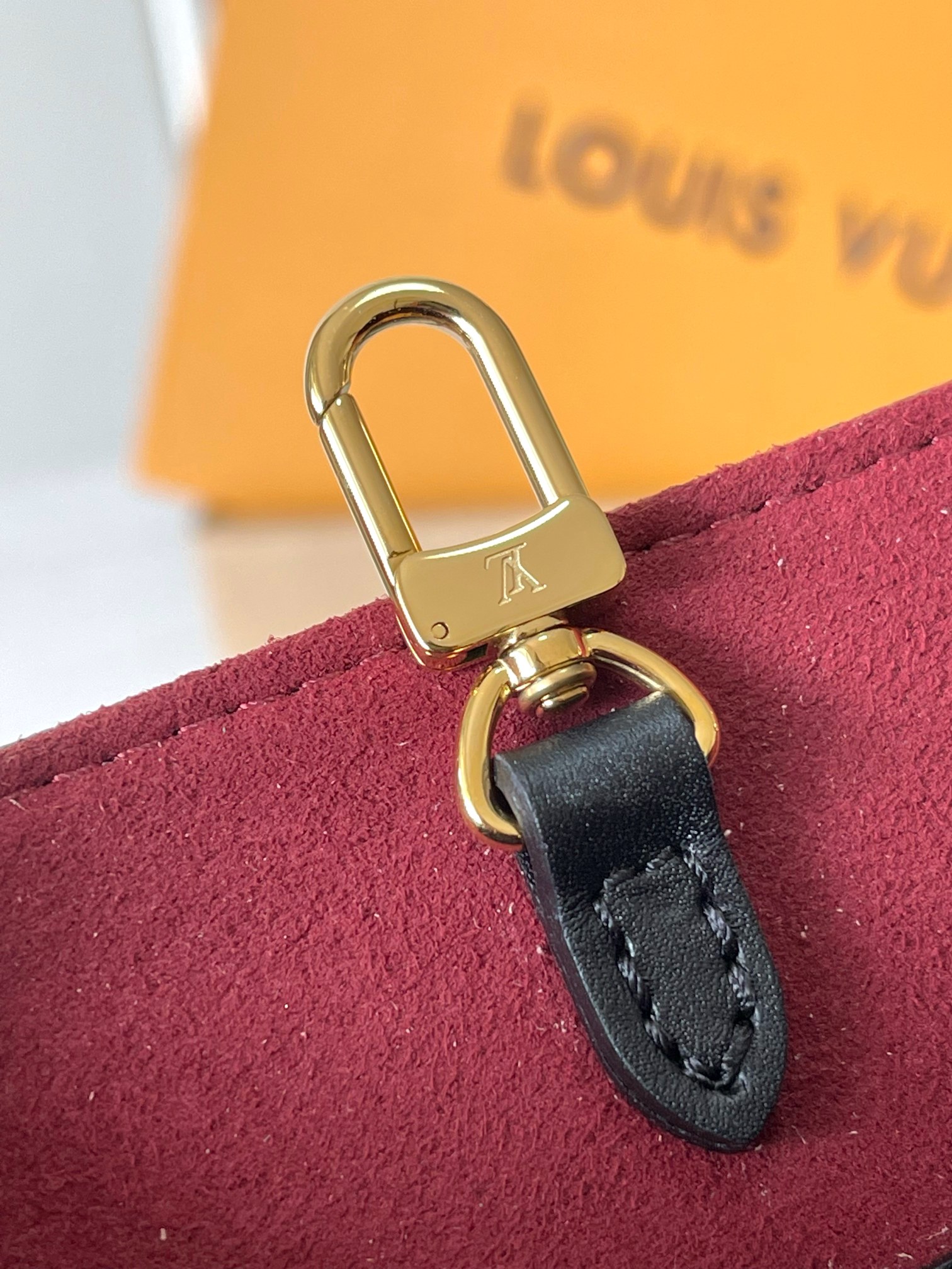 Louis Vuitton Onthego MM Tote Bag - Image 6