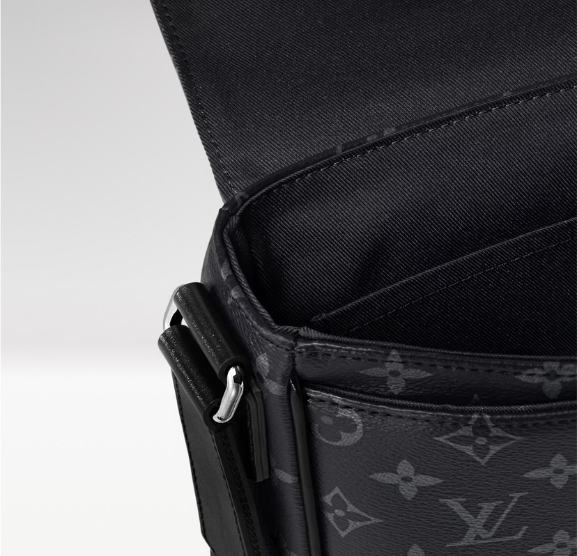 Louis Vuitton District Small Messenger Bag in Monogram Eclipse Canvas - Image 6