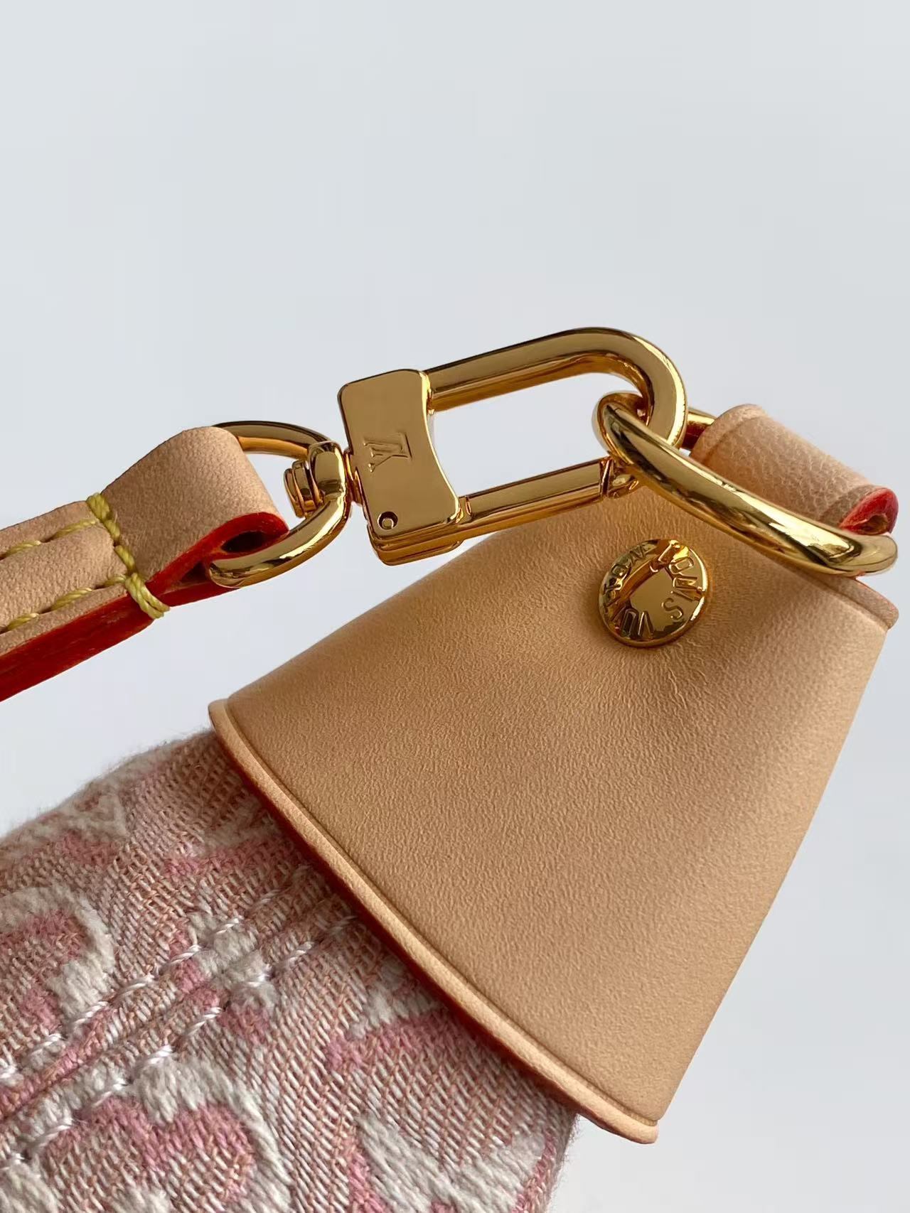 Louis Vuitton Pochette Mia Monogram Emblème Shoulder Bag in Pink Jacquard - Image 6