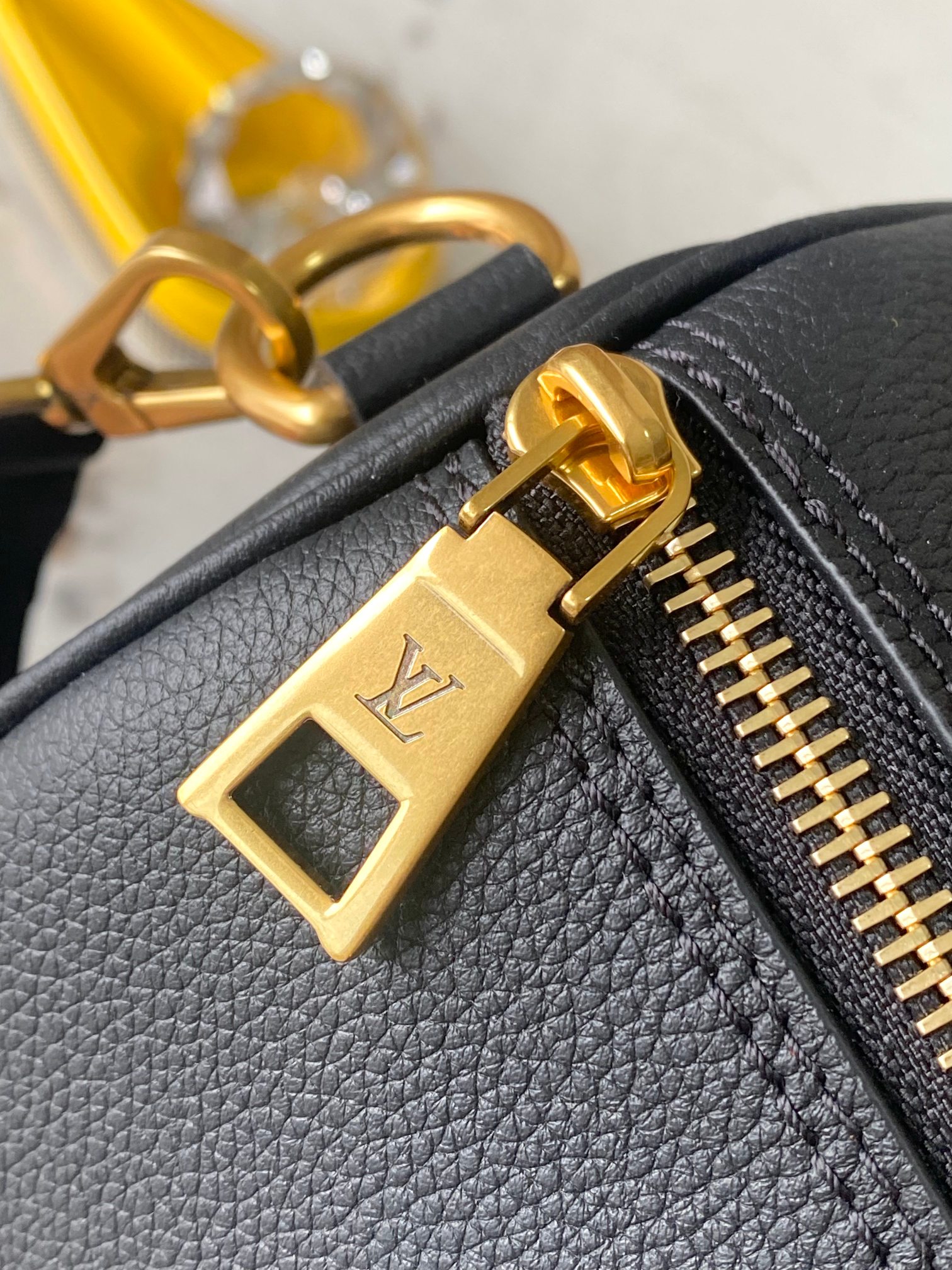Louis Vuitton Speedy Soft 30 Lucky Handbag - Image 6