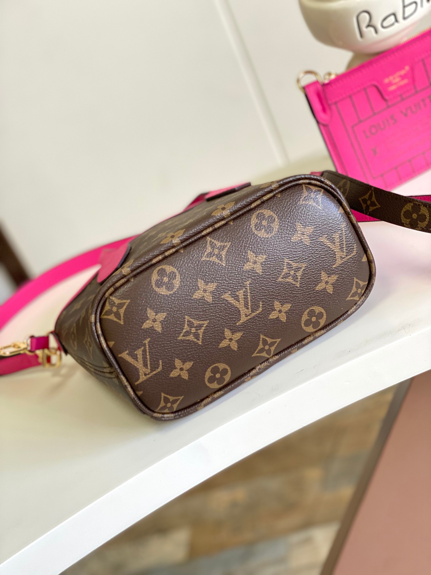 Neverfull BB Tote Bag in Damier Azur Canvas, Rose - Image 6