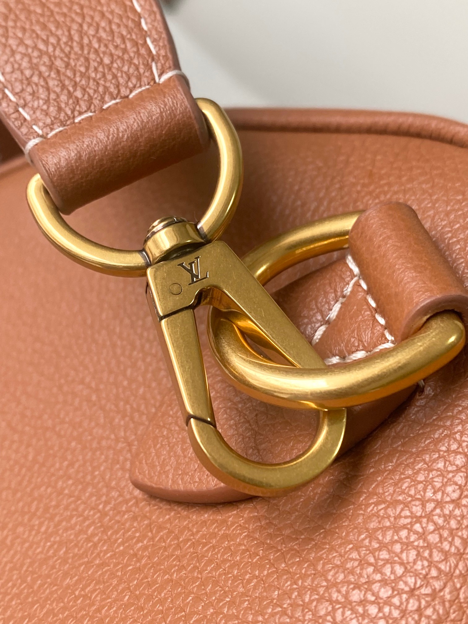 Speedy Soft 30 Lucky Leather Crossbody Bag - Image 6
