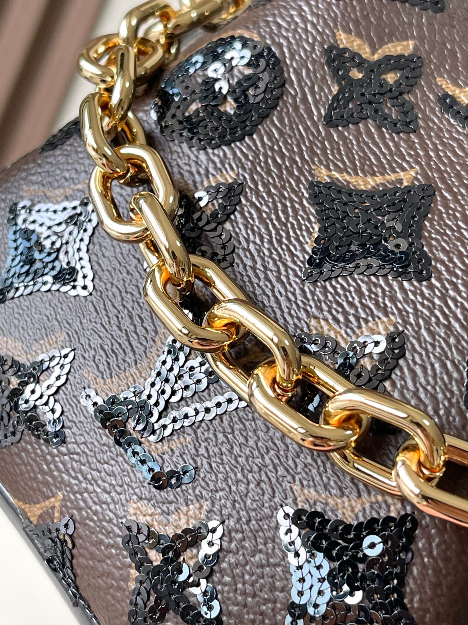 Louis Vuitton Noe BB Crossbody Bag - Image 6
