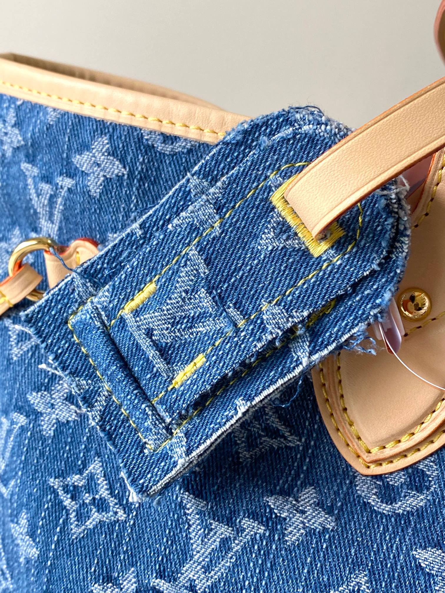 Louis Vuitton Neverfull Medium Tote Bag in Monogram Denim Canvas - Image 6