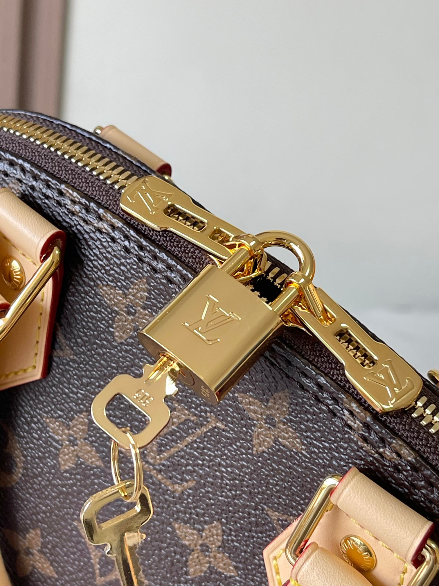 Alma BB Handbag - Image 6