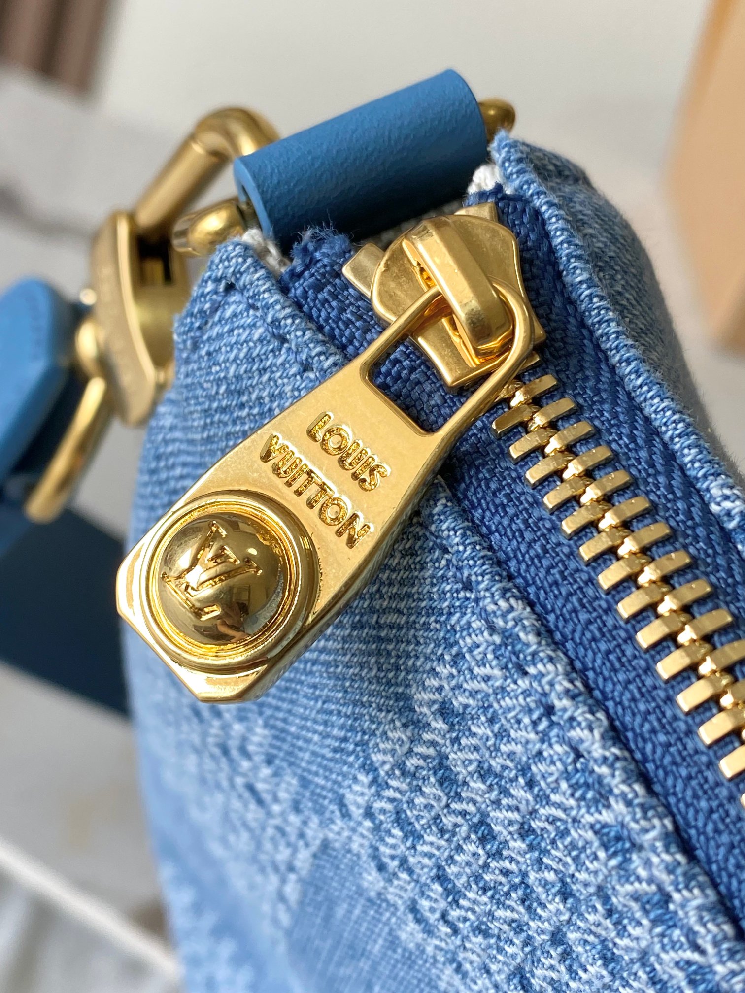Speedy 18 Bandoulière Denim Crossbody Bag - Image 6