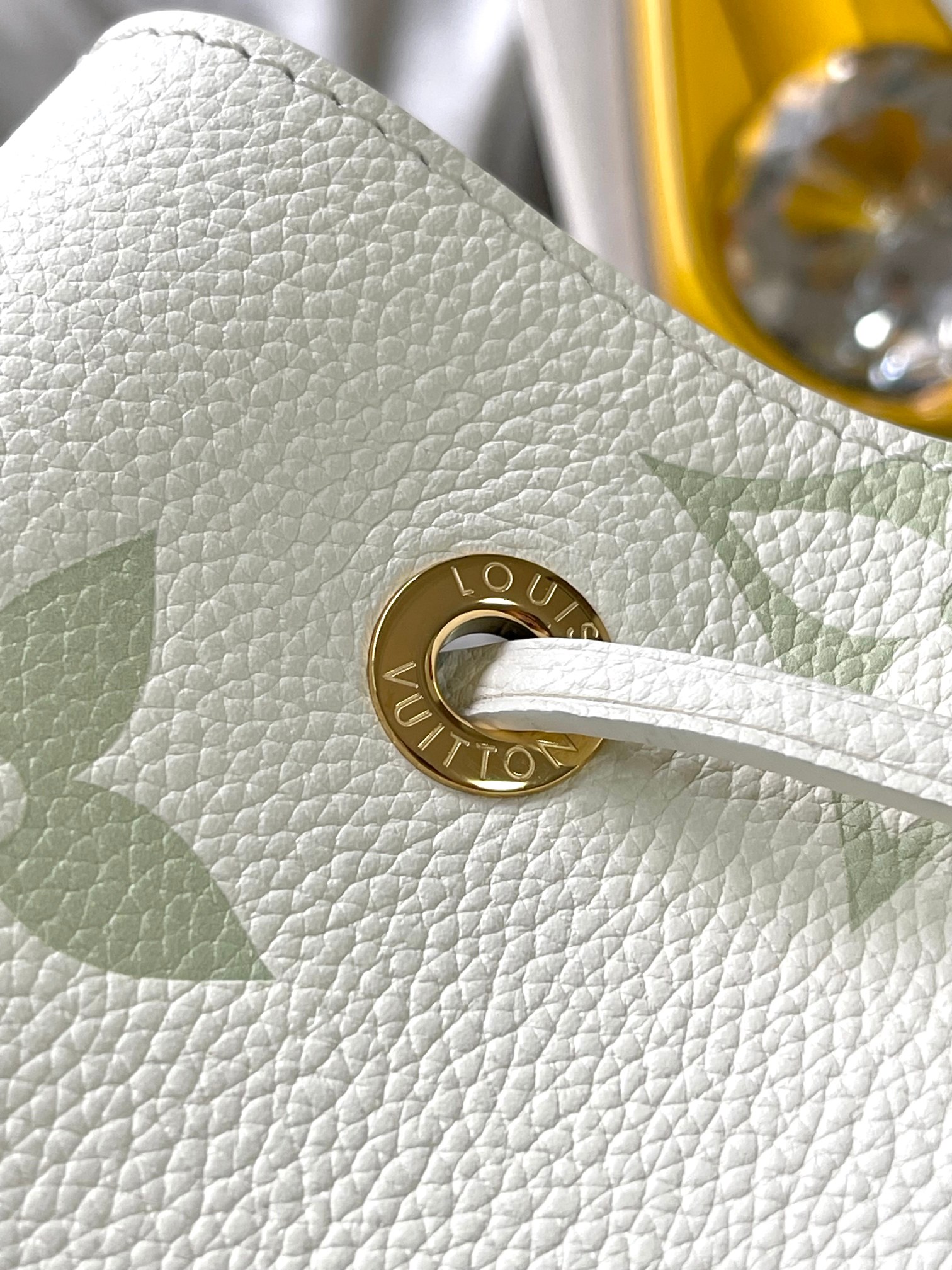 Louis Vuitton Néonoé BB Handbag - Image 6