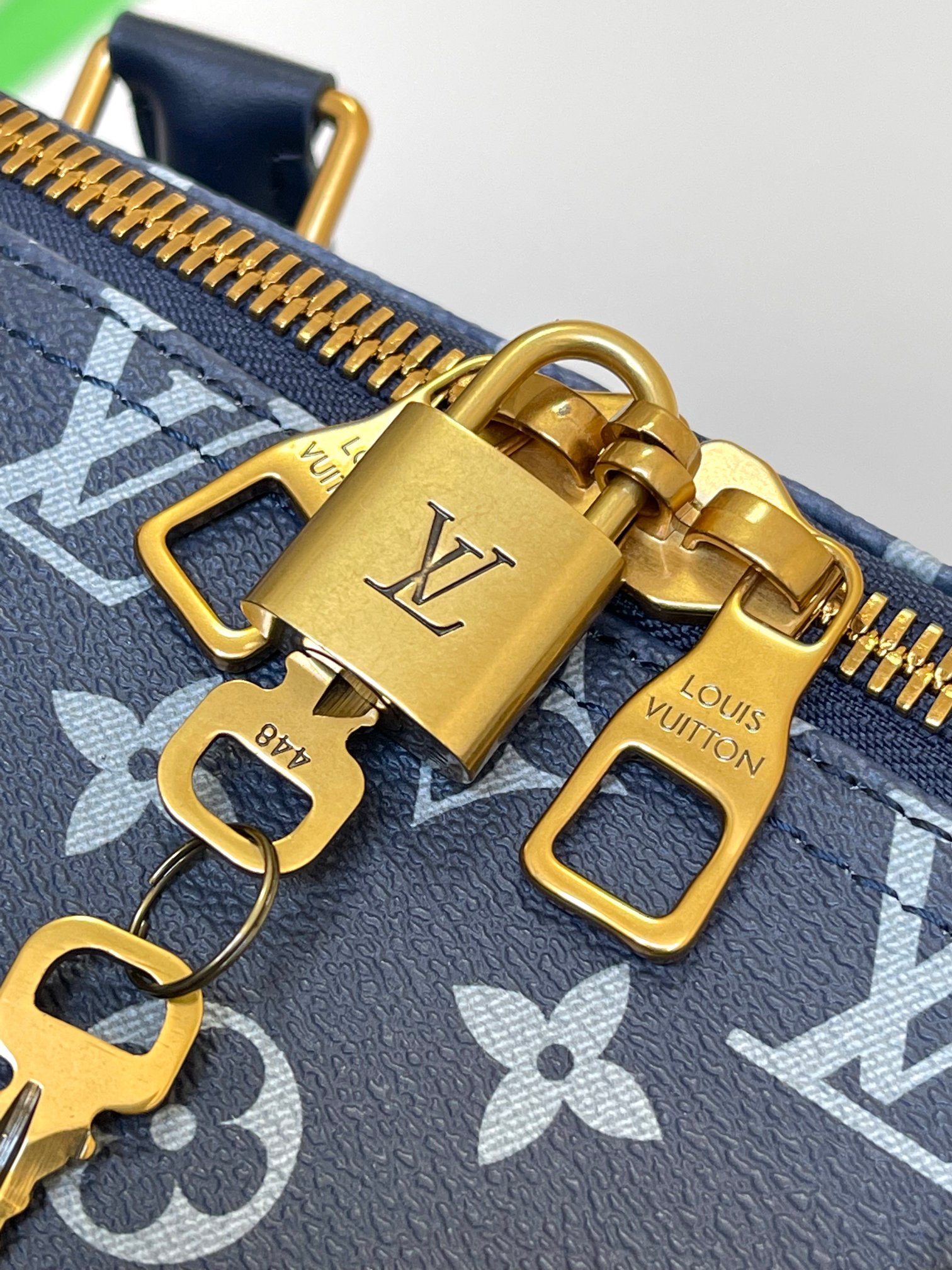 Louis Vuitton Keepall 50 Travel Bag in Monogram Eclipse Canvas - Image 6
