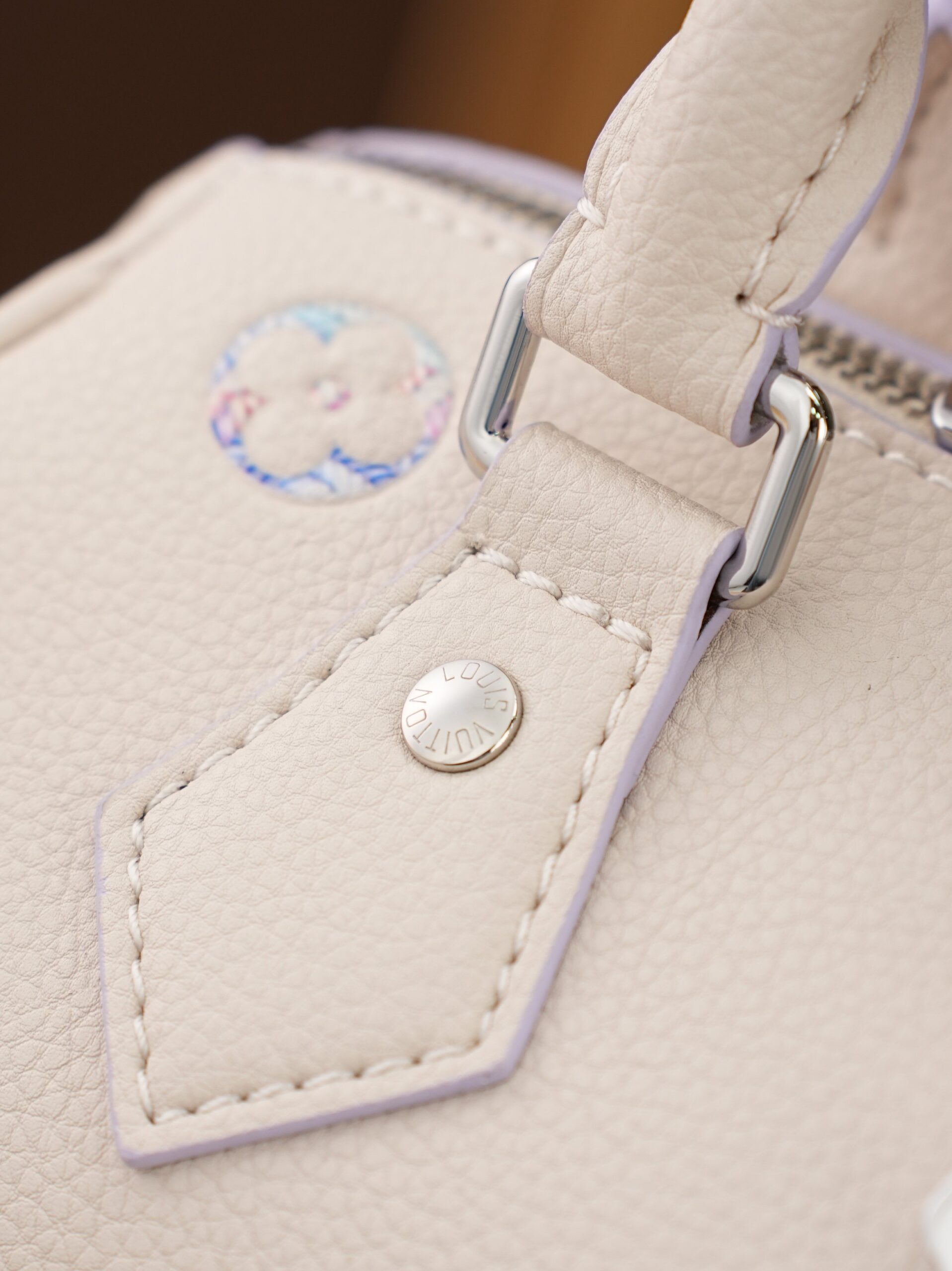 Louis Vuitton Speedy Bandoulière 20 Handbag in White and Purple Gradient Monogram Empreinte Leather - Image 6