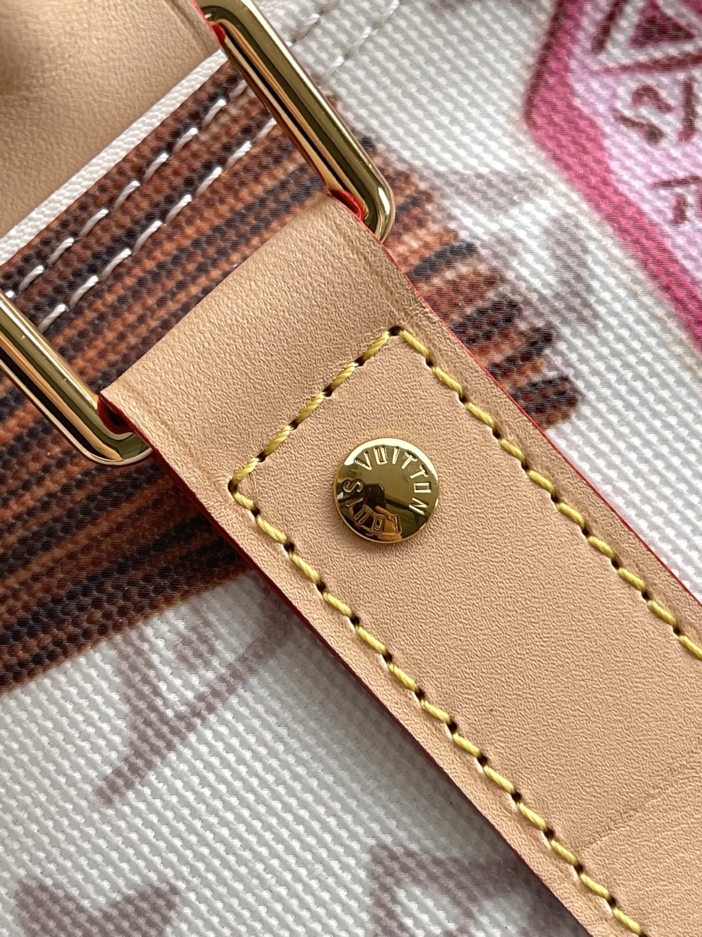 Louis Vuitton Keepall Bandoulière 45 Travel Bag in Monogram Dune Canvas - Image 6