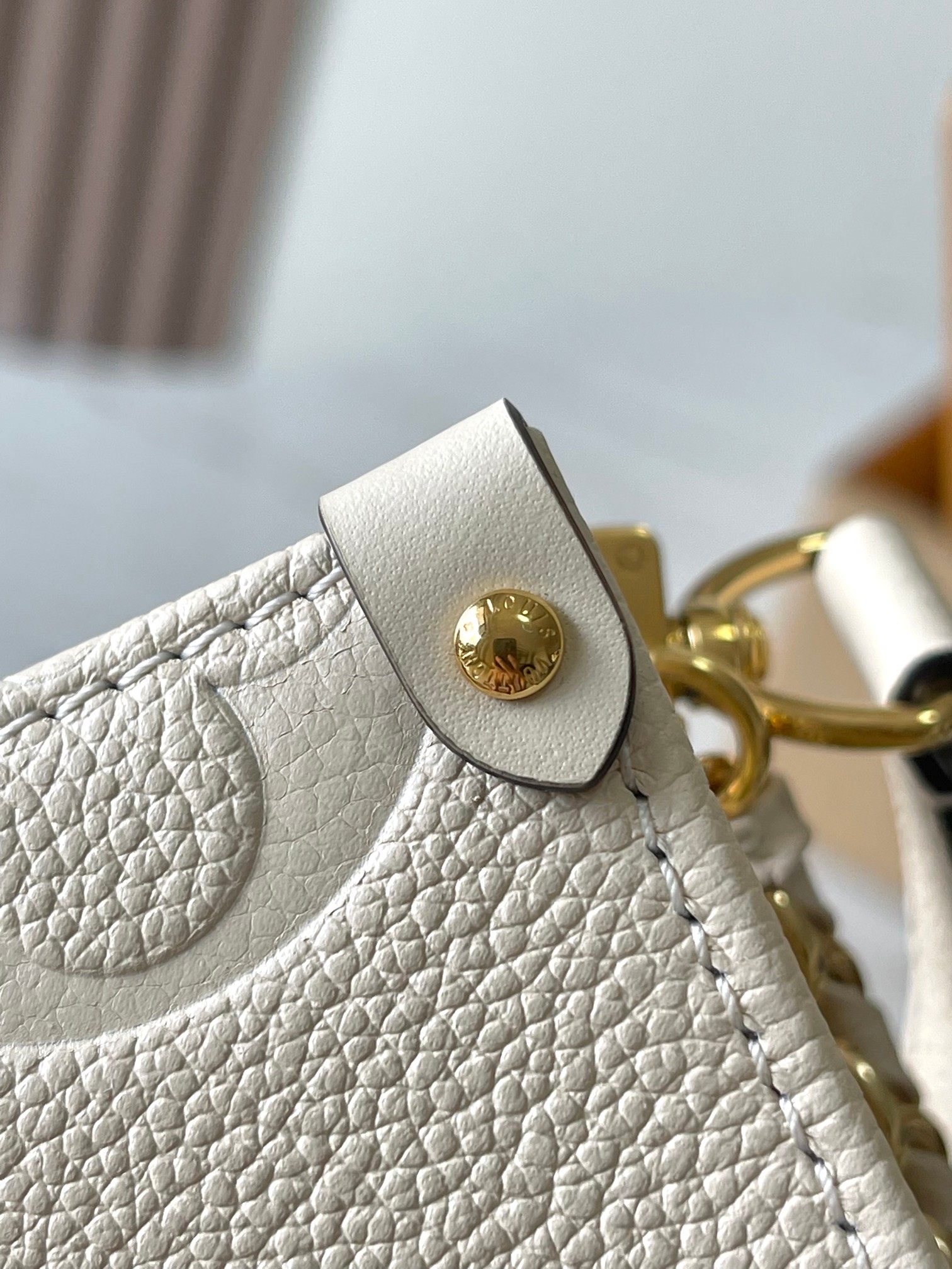 Louis Vuitton OnTheGo Small Tote Bag - Image 6