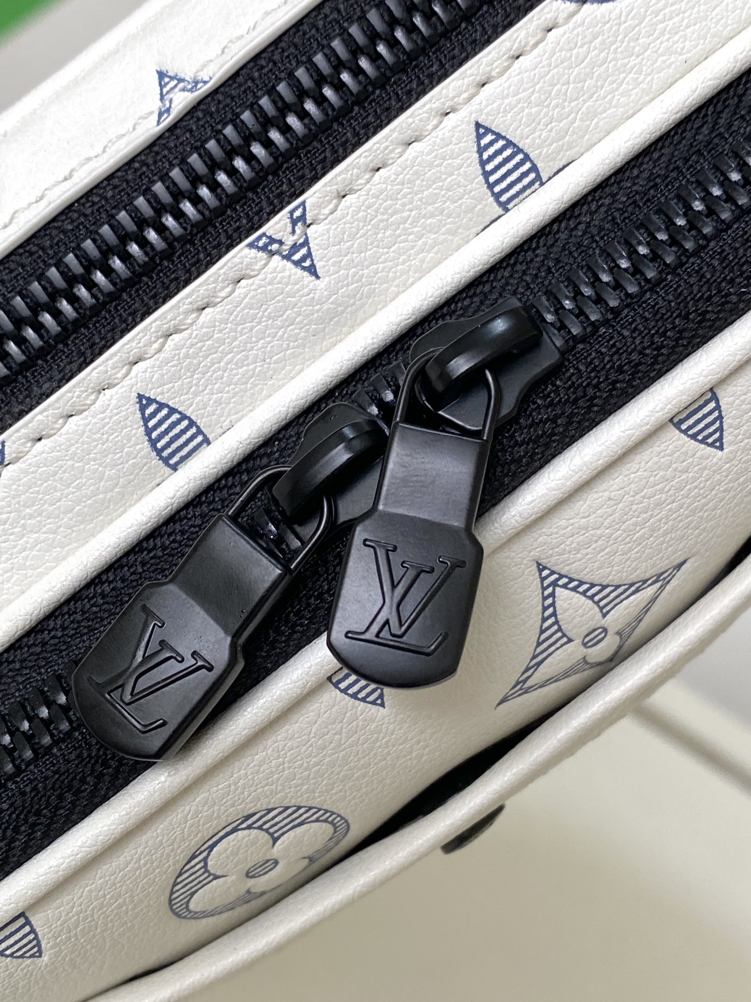Louis Vuitton Alpha Mini Crossbody Bag M83383 - Image 6