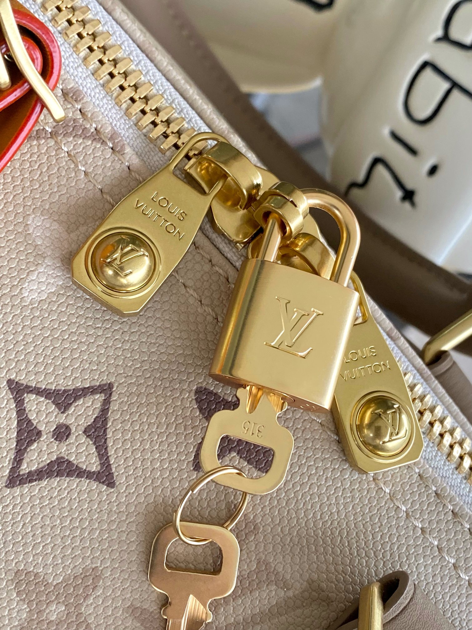 Louis Vuitton Keepall 50 Travel Bag - Image 6