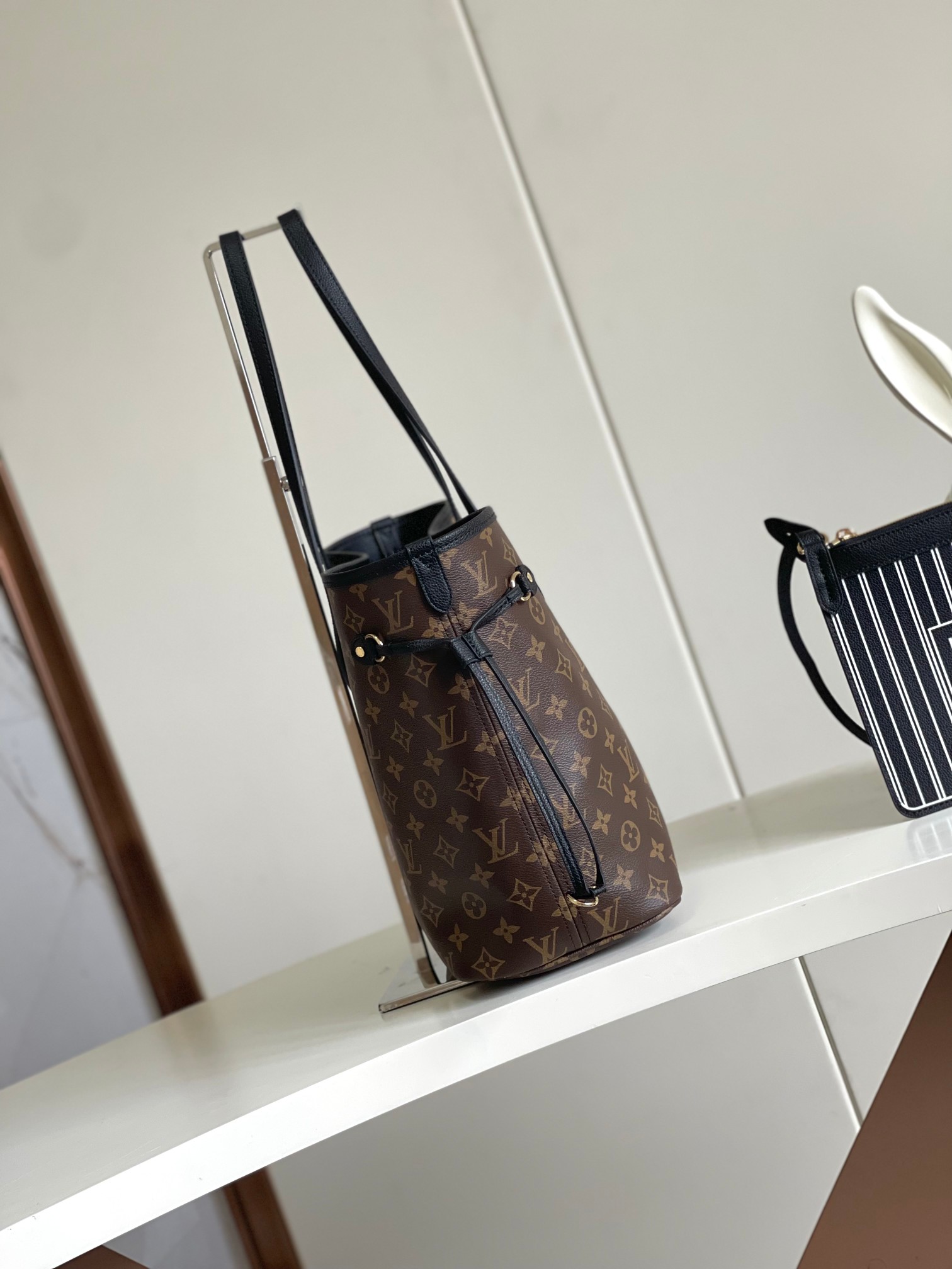 Louis Vuitton Neverfull MM Tote Bag in Damier Azur Canvas - Image 6