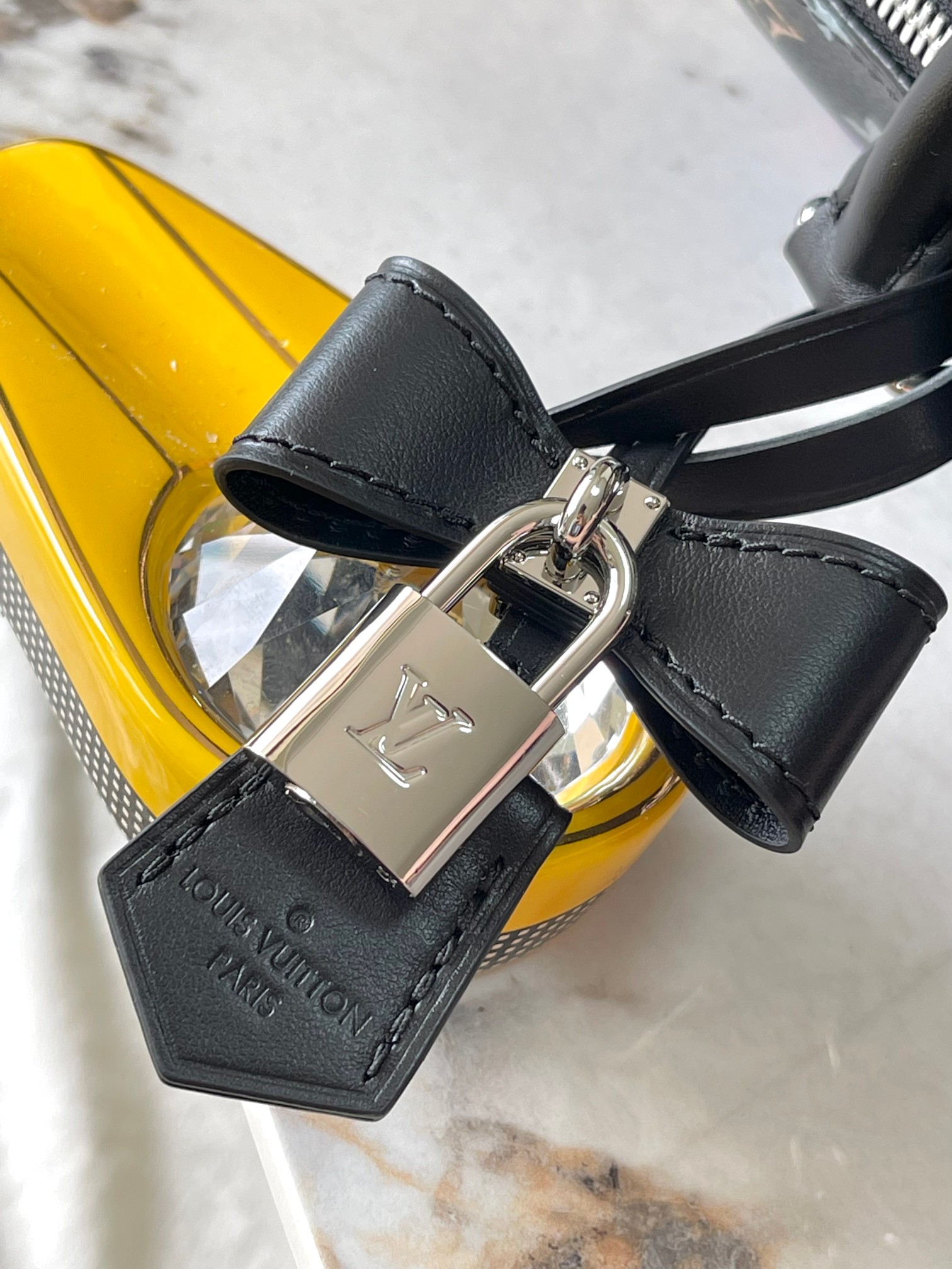 Louis Vuitton Speedy Soft 30 Handbag - Image 6