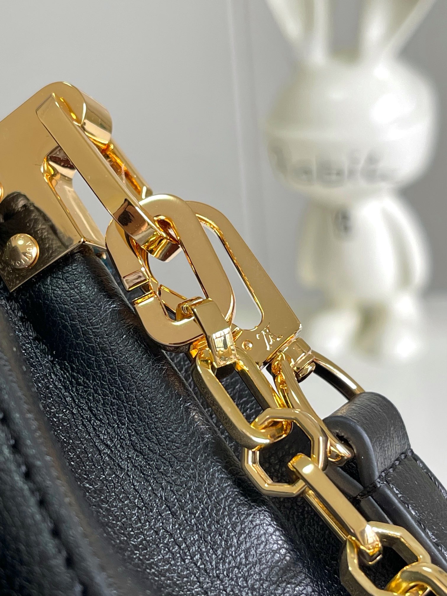 Louis Vuitton Dauphine Soft Medium Shoulder Bag M25209 Black - Image 6
