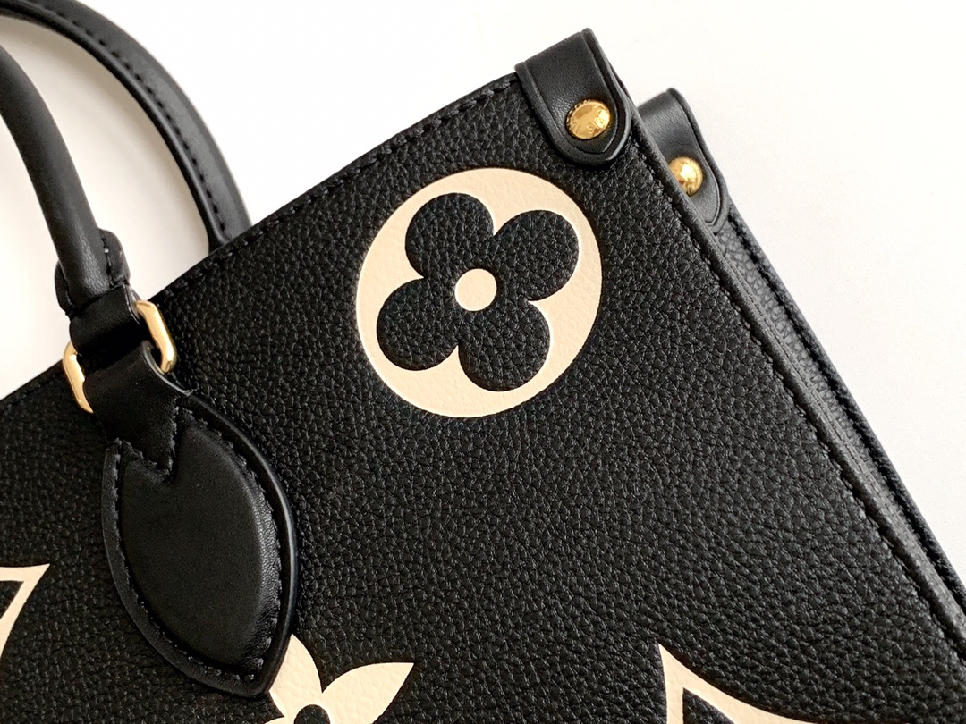 Louis Vuitton OnTheGo MM Tote Bag - Image 6
