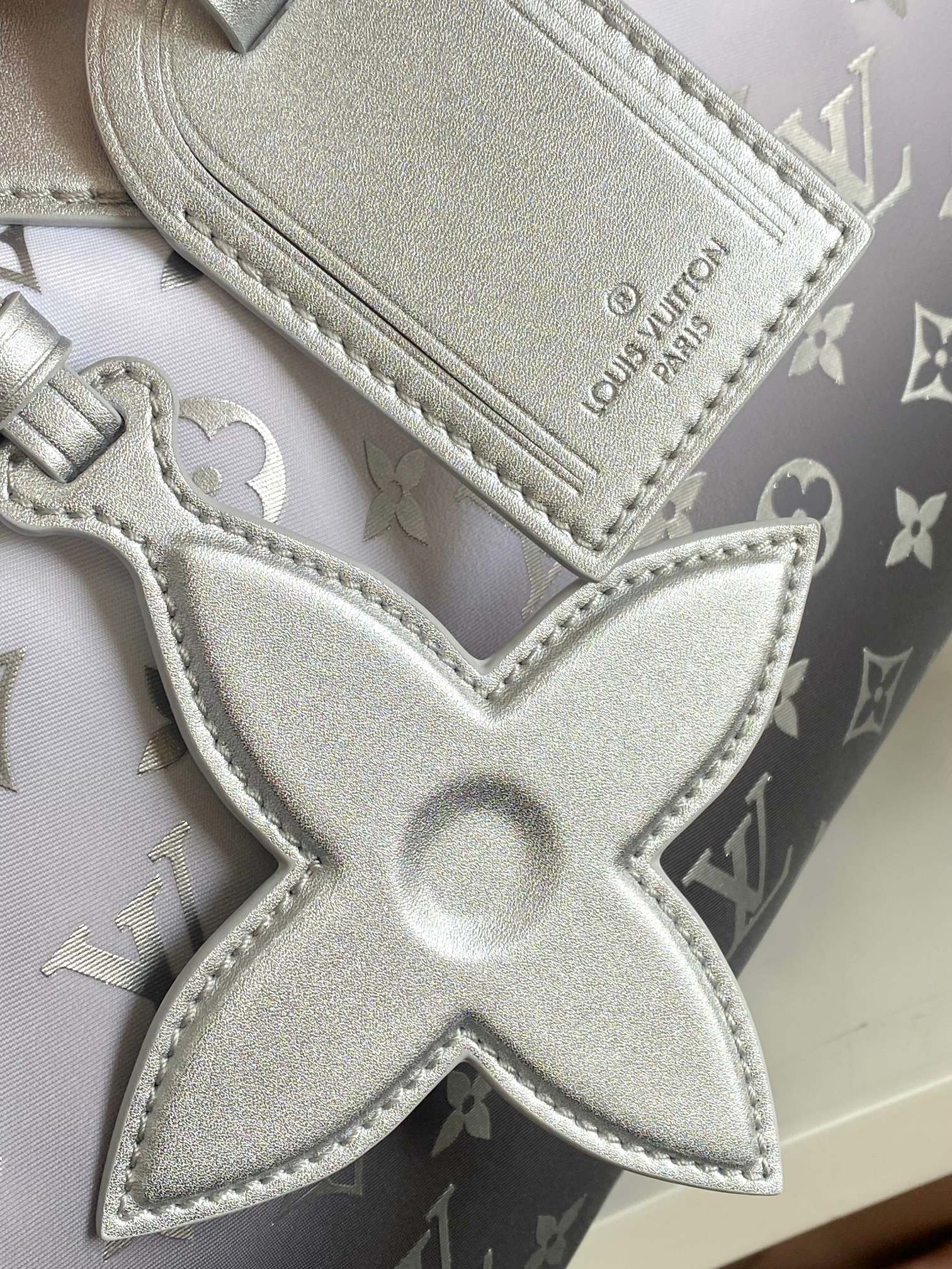 Keepall Bandoulière 45 Travel Bag in Silver Monogram - Image 6
