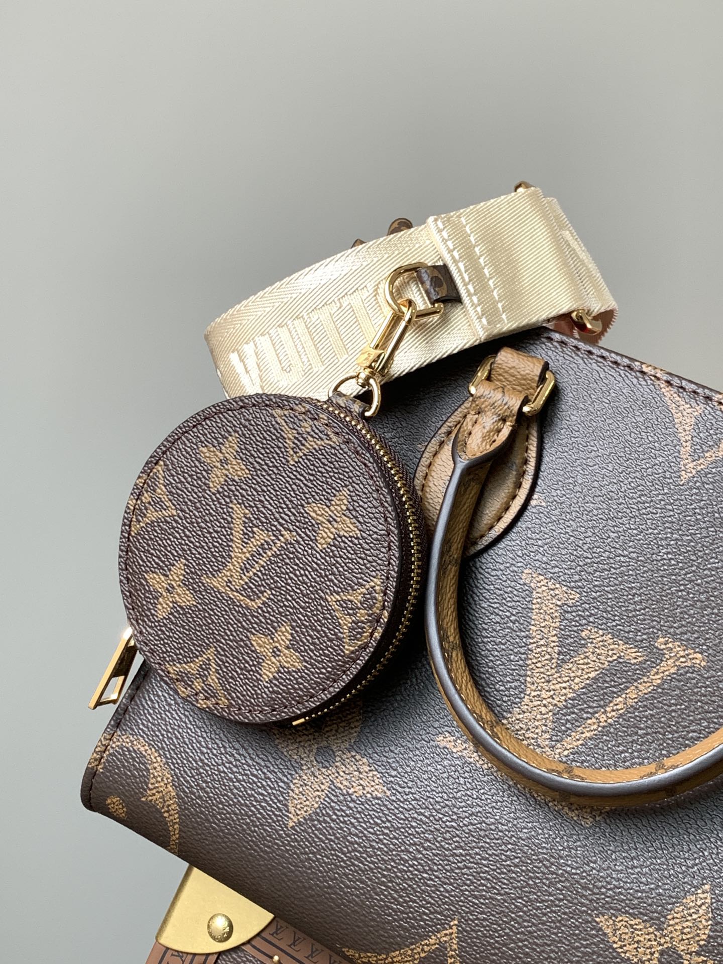 Louis Vuitton OnTheGo Small Handbag M46373 - Image 6