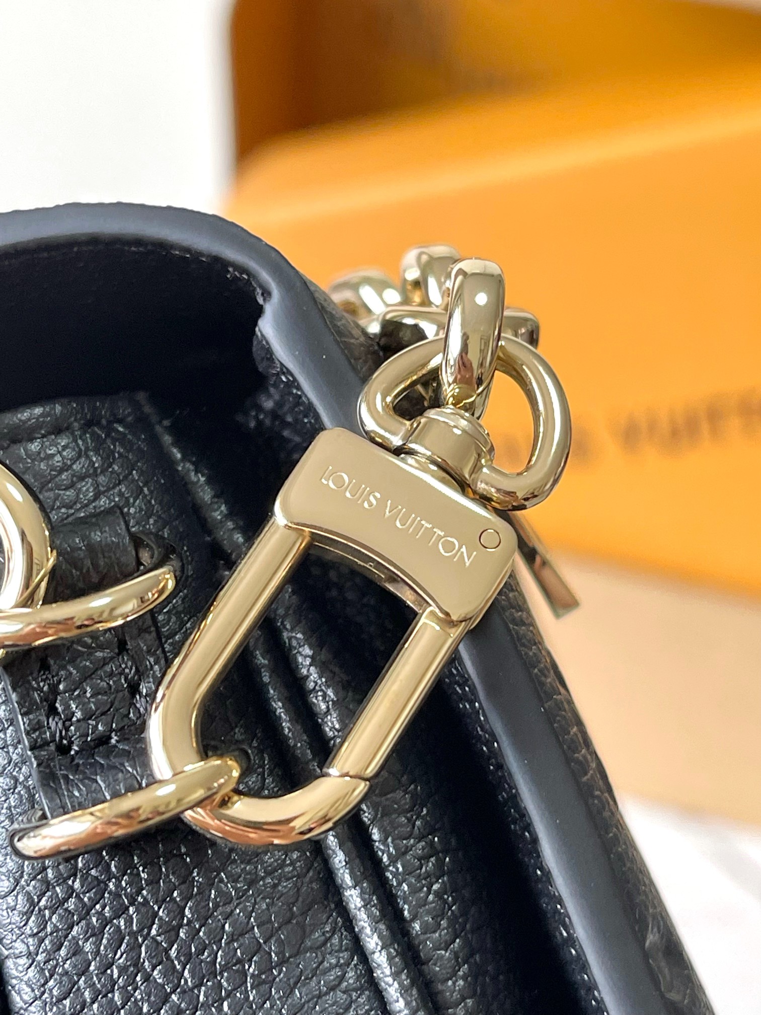 Louis Vuitton Pochette Metis East West Handbag - Image 6