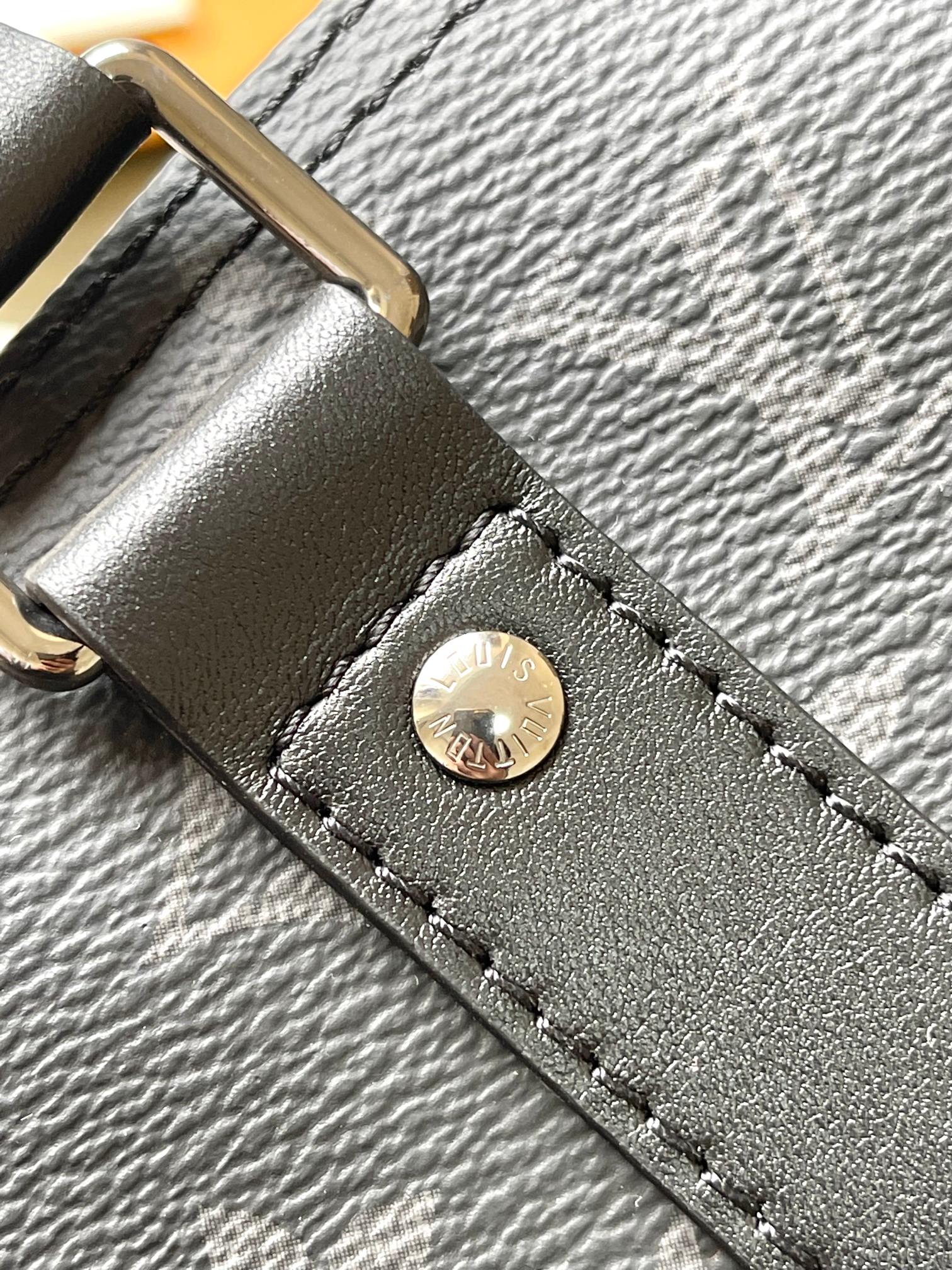 Louis Vuitton Keepall Bandoulière 35 Travel Bag - Image 6