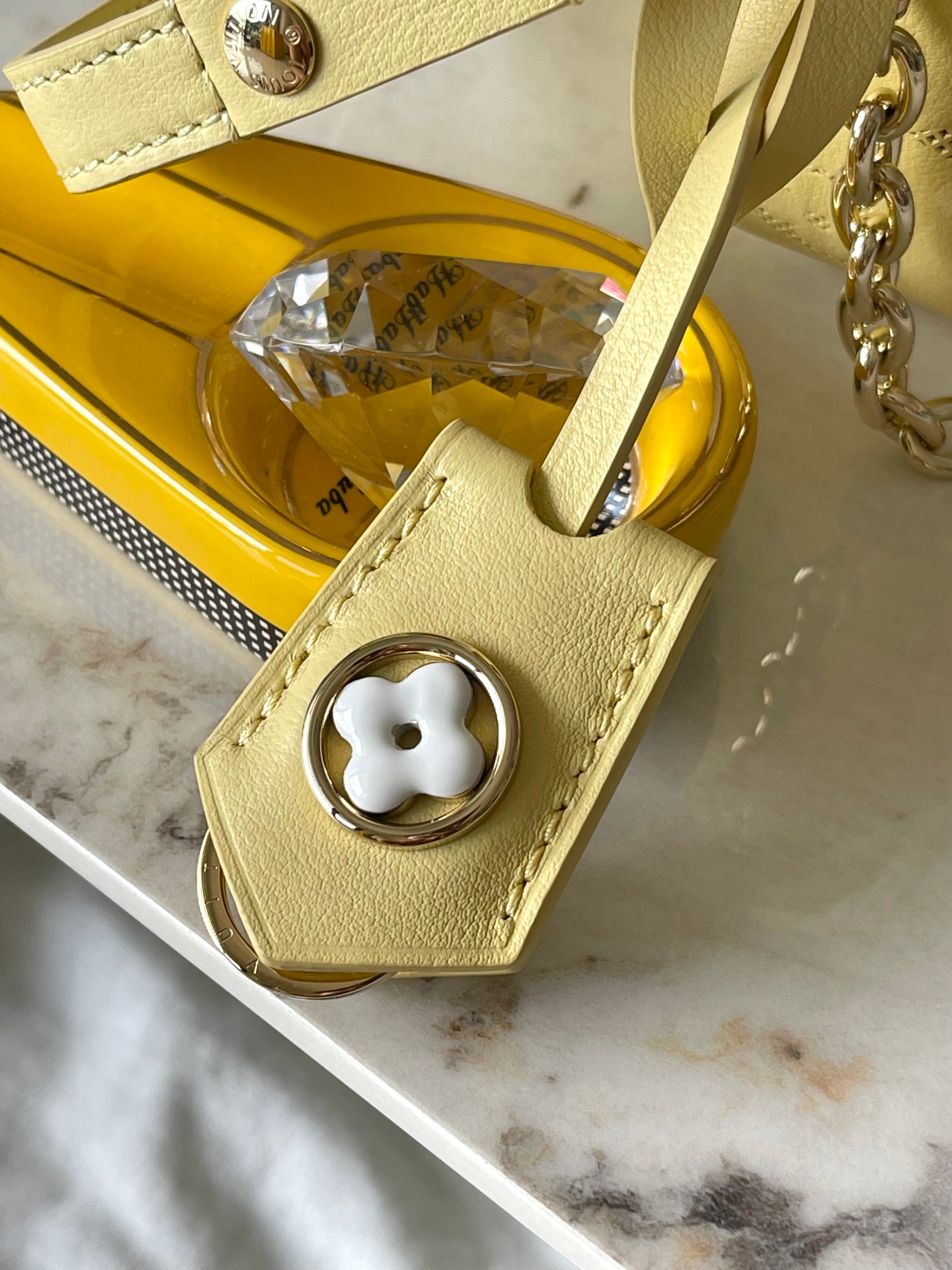 Sac Recoleta Handbag in Pink Perforated Leather - Image 6